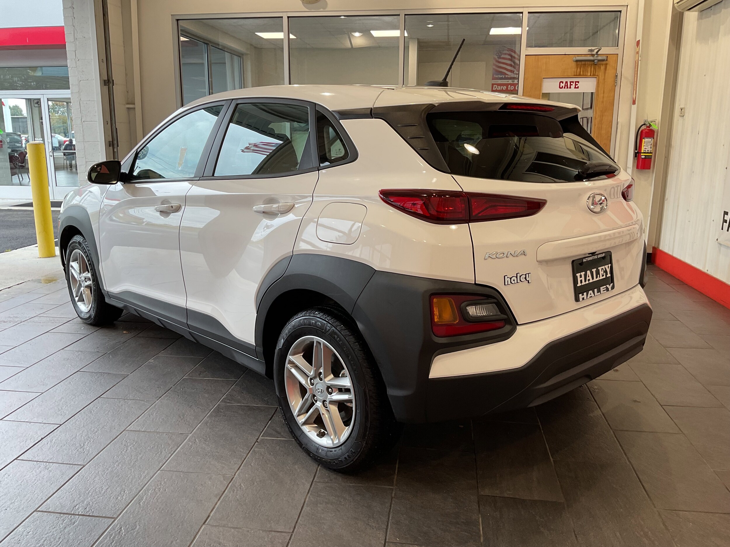 2021 Hyundai Kona SE photo 3