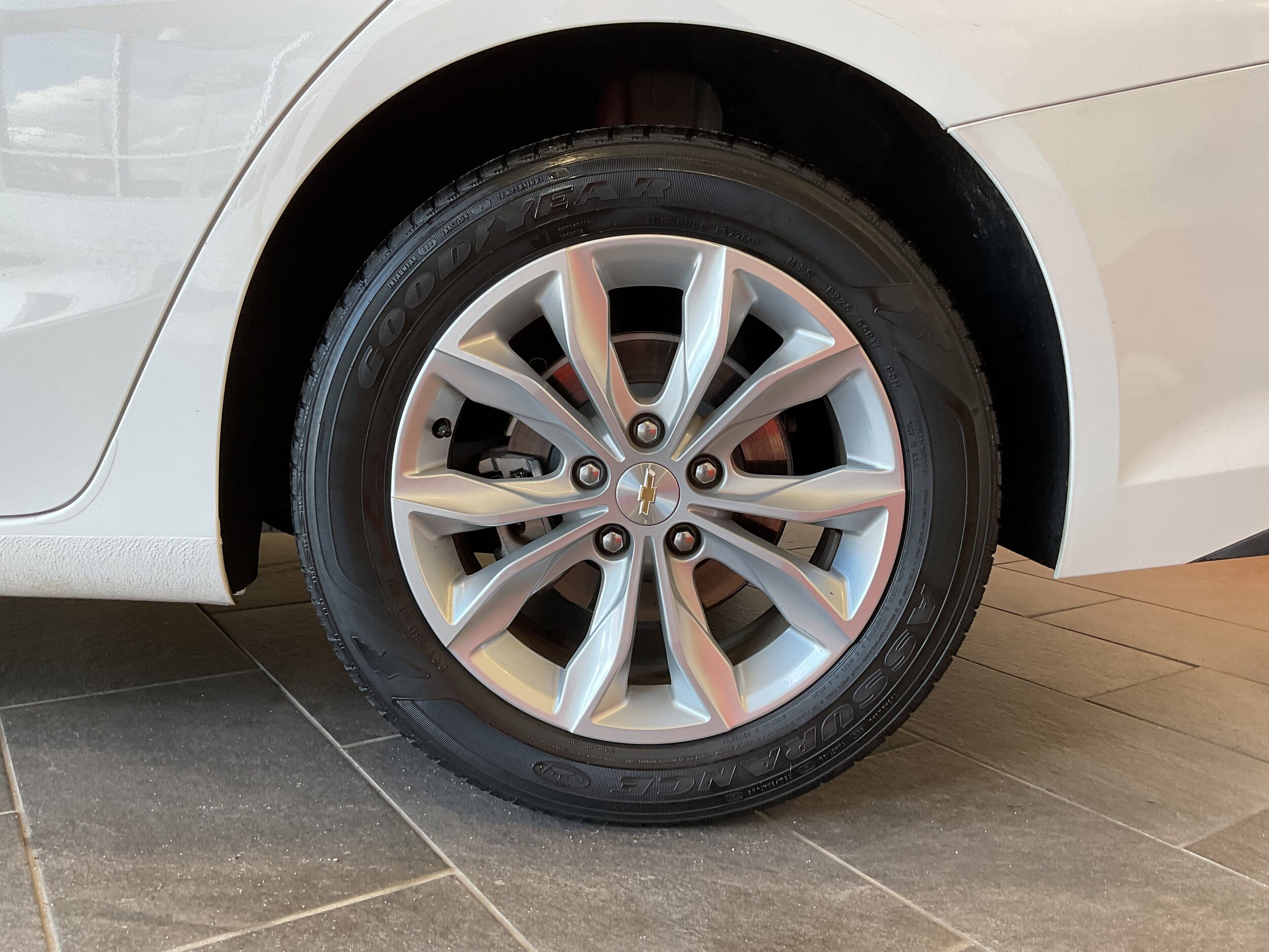 2024 Chevrolet Malibu 1LT photo 3