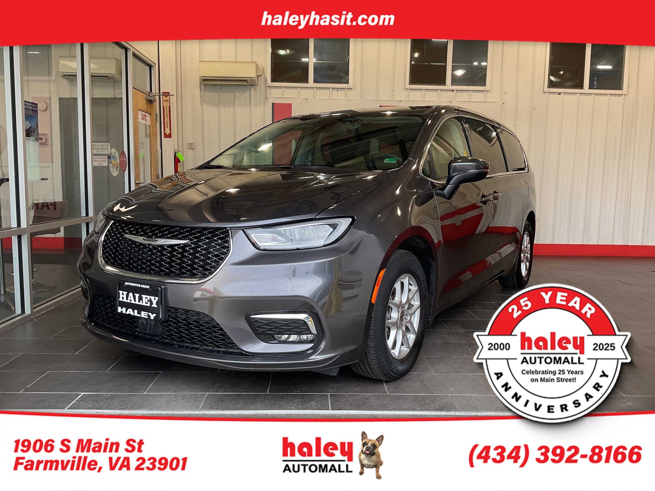 2023 Chrysler Pacifica Touring L's photo