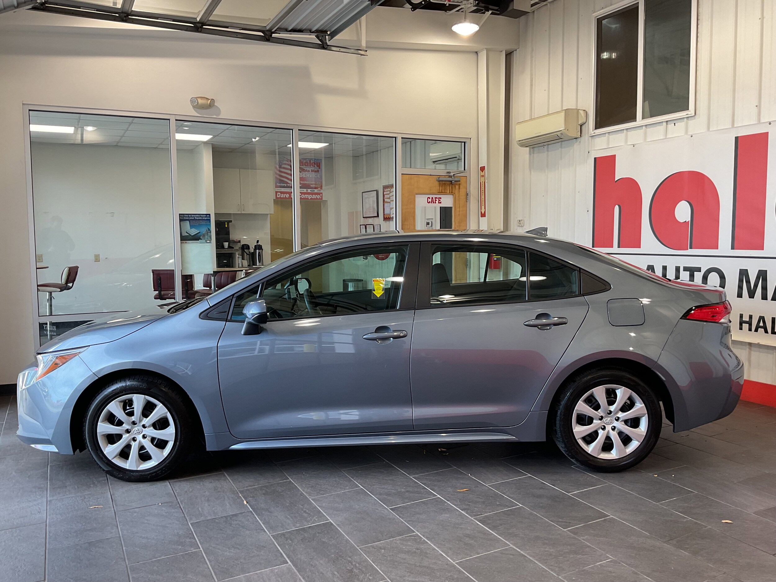 2024 Toyota Corolla LE photo 2