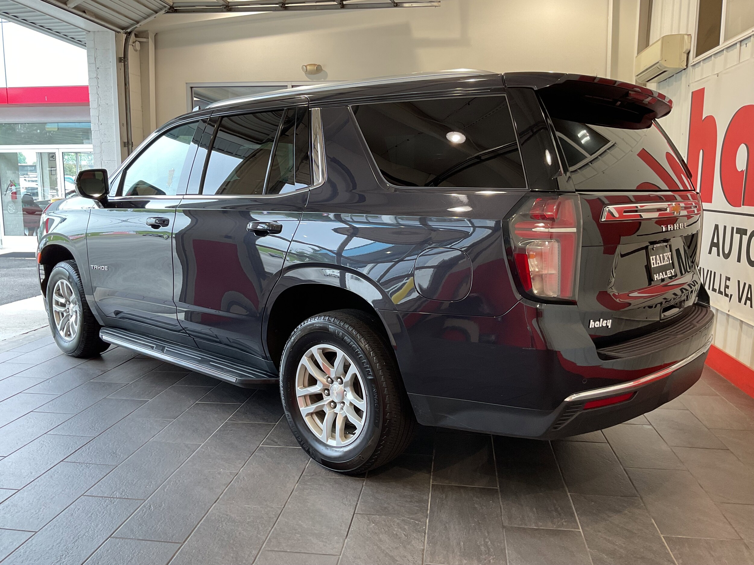 2023 Chevrolet Tahoe LT photo 4