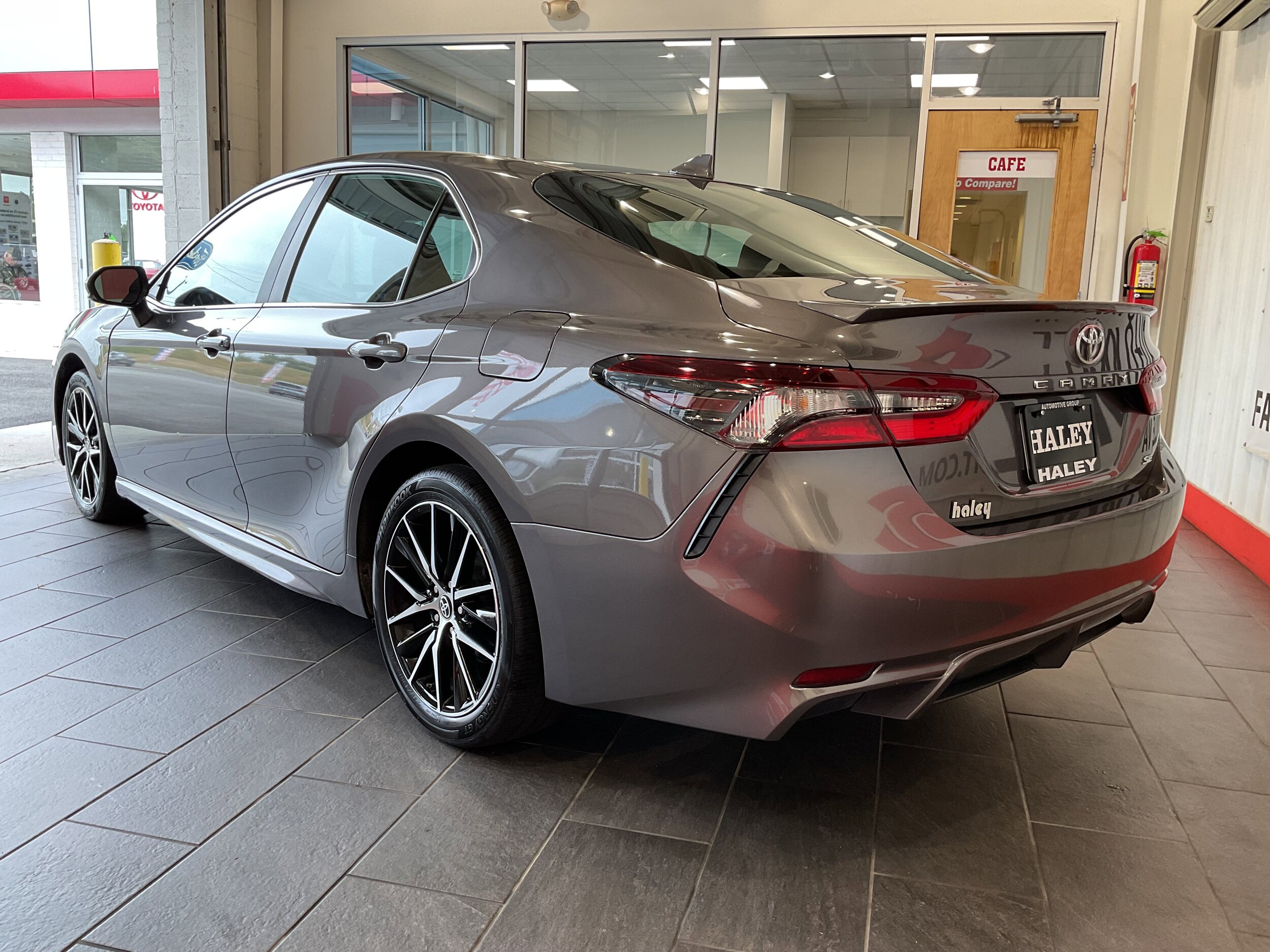2024 Toyota Camry SE photo 4