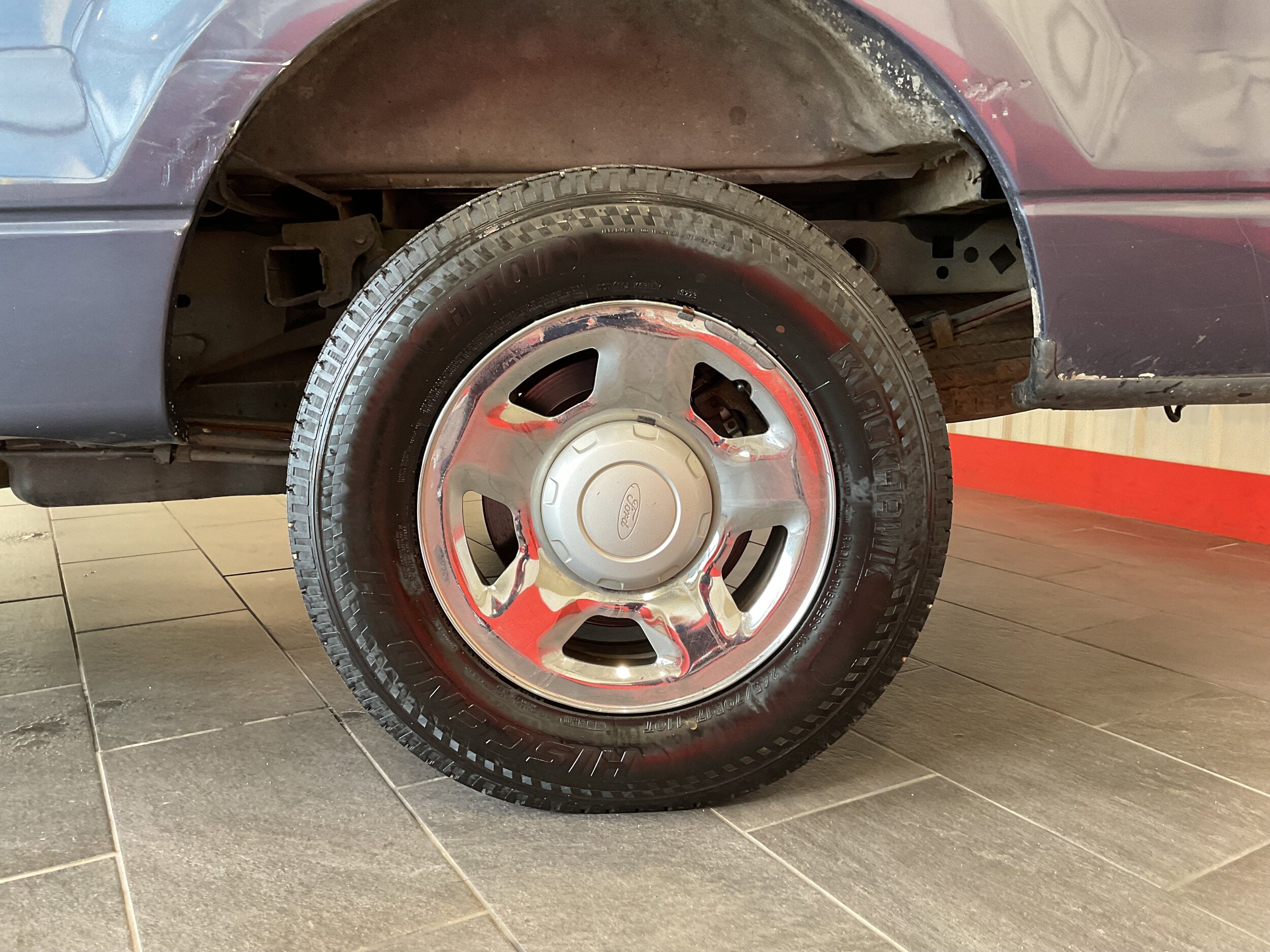 2005 Ford F-150 STX photo 3