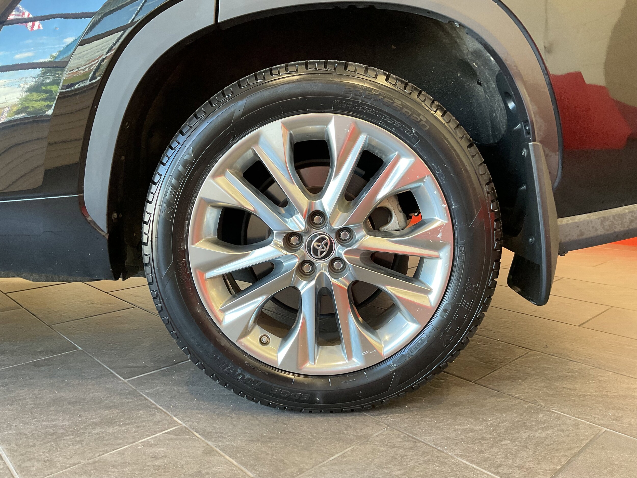 2021 Toyota Highlander Limited photo 3