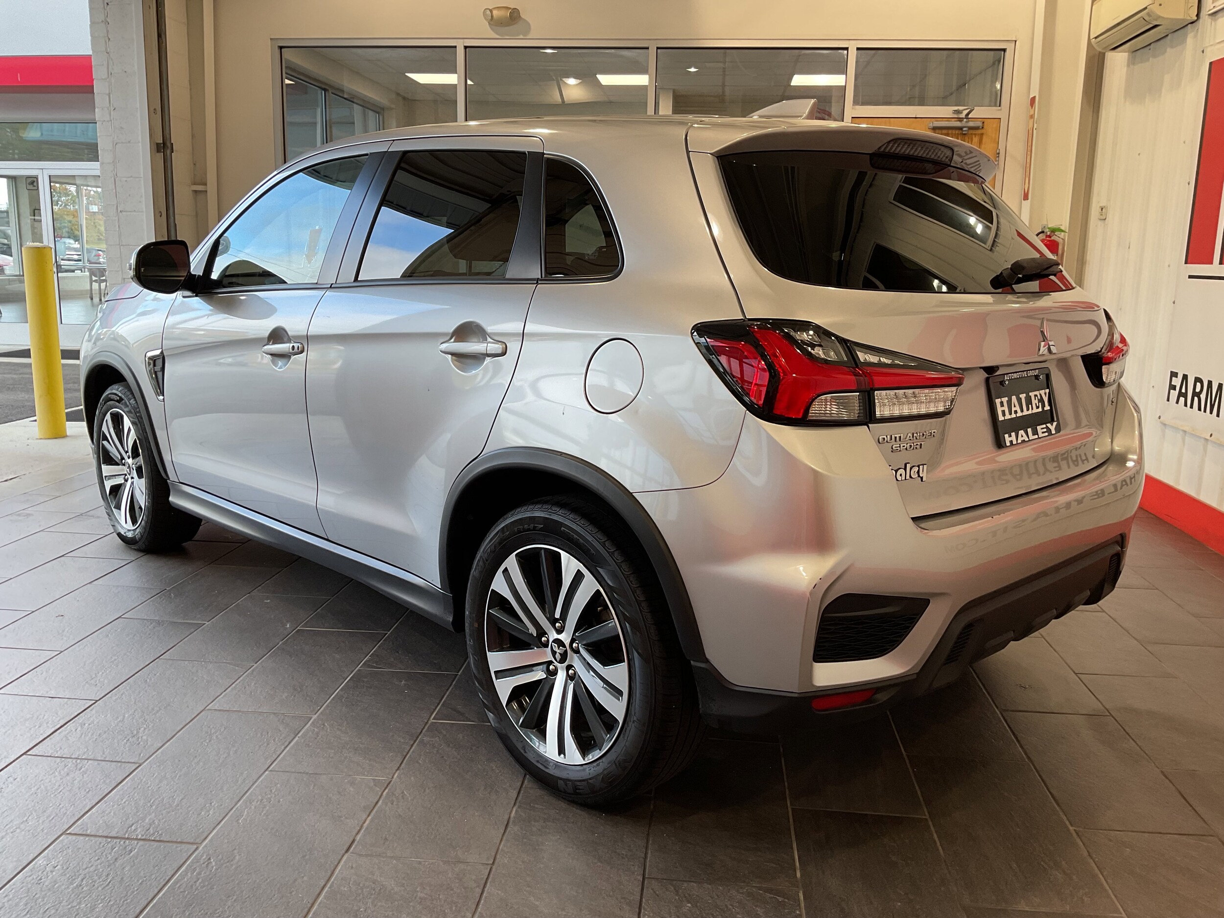 2024 Mitsubishi Outlander Sport SE photo 4