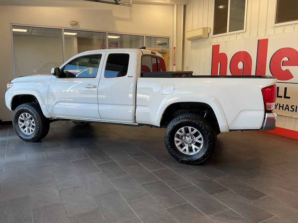 Used 2017 Toyota Tacoma SR5 Truck Access Cab
