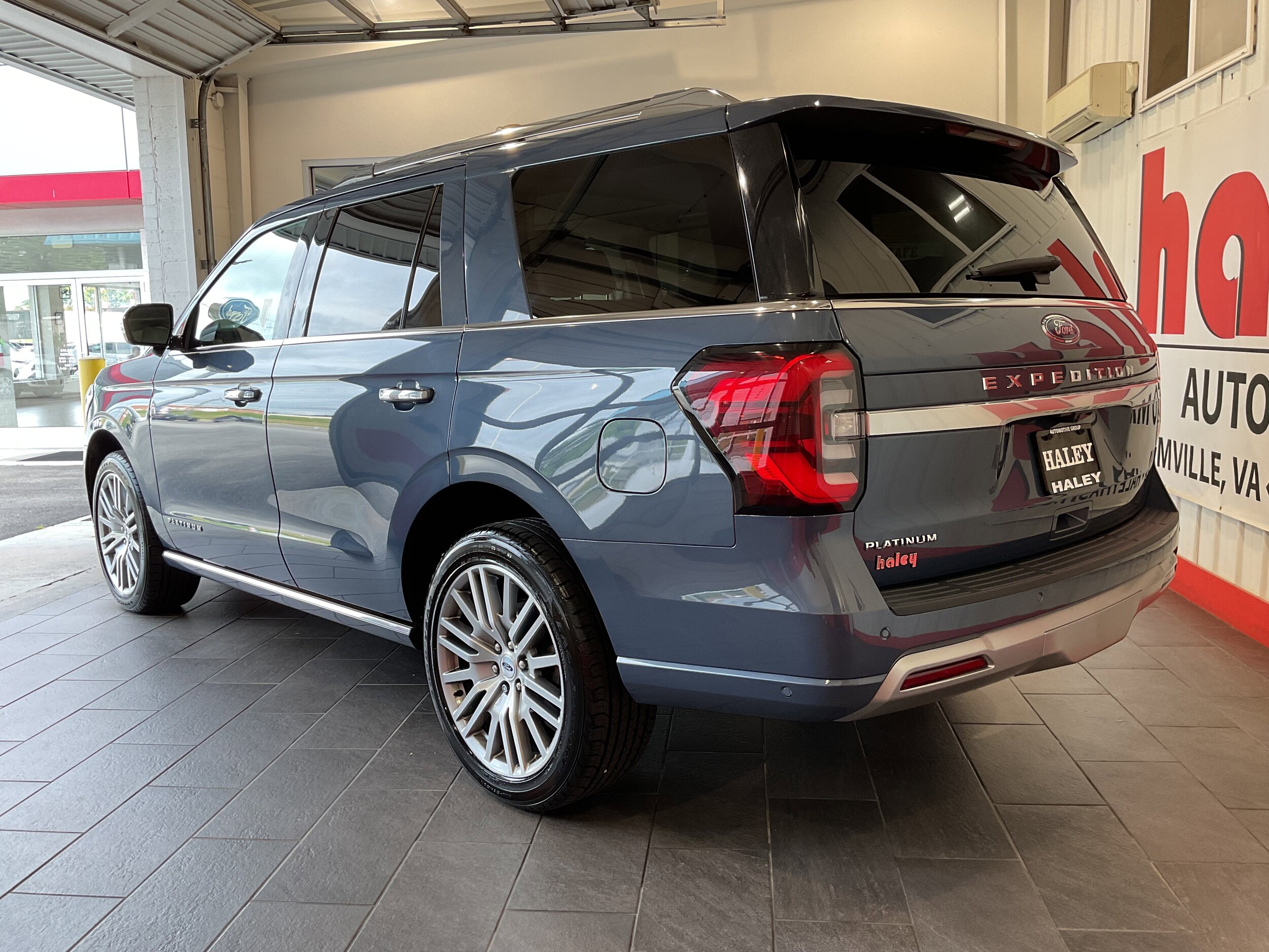 2022 Ford Expedition Platinum photo 4