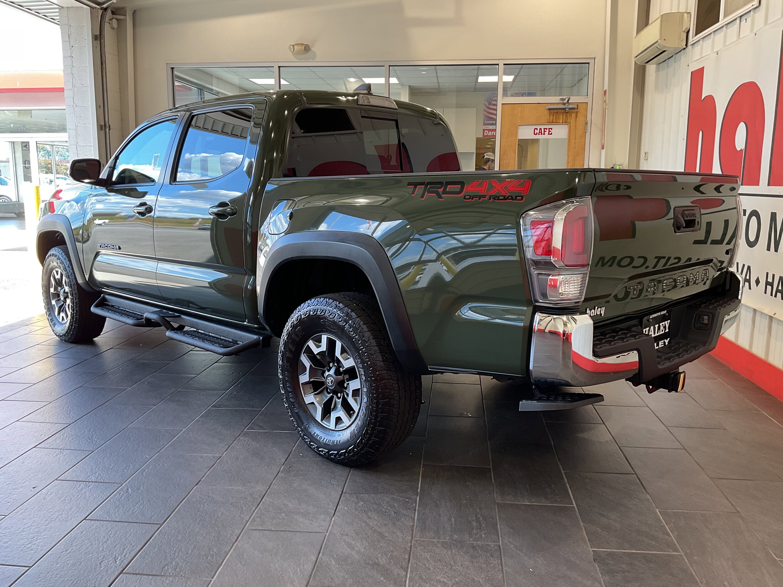 2022 Toyota Tacoma SR V6 photo 3