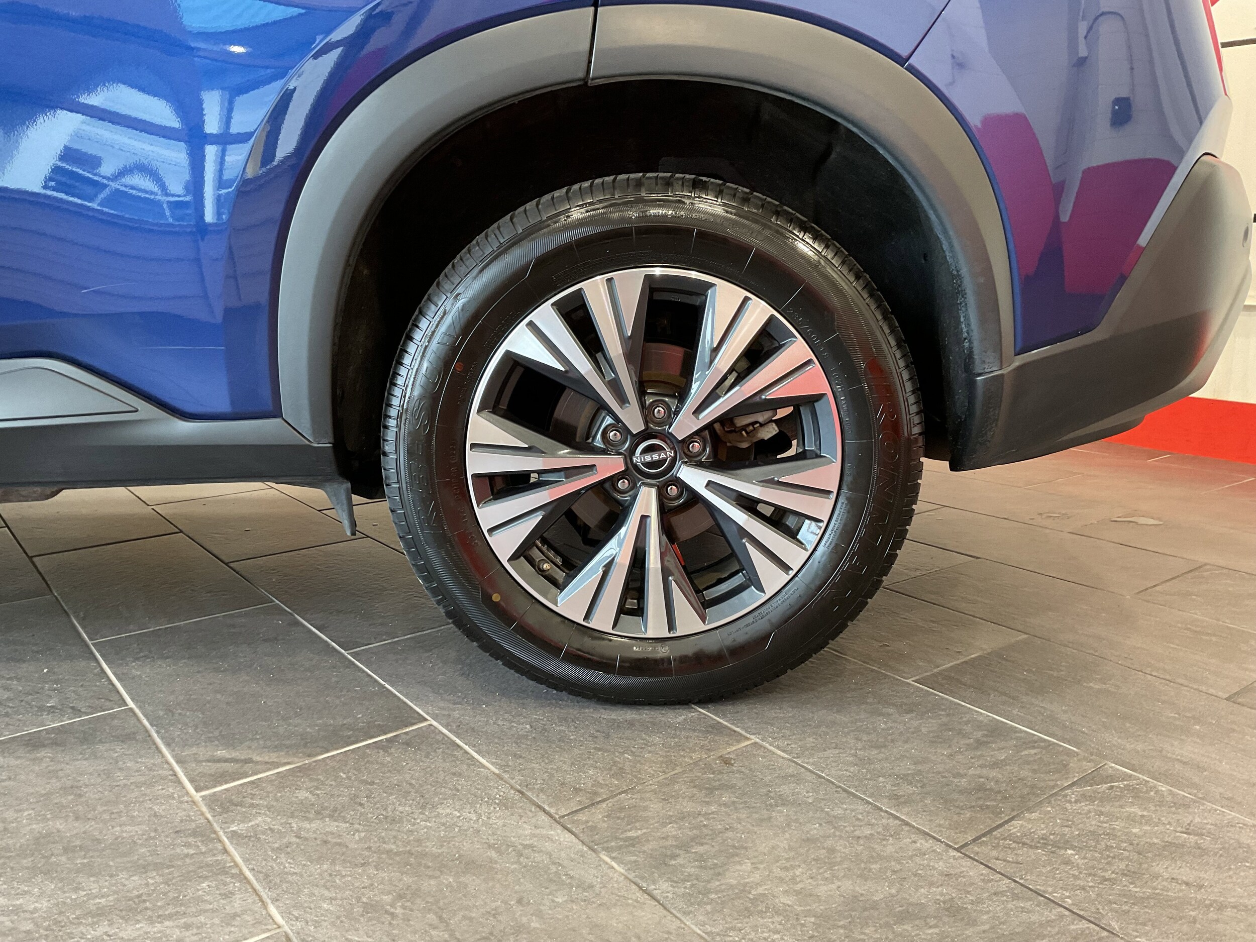 2023 Nissan Rogue SV photo 3