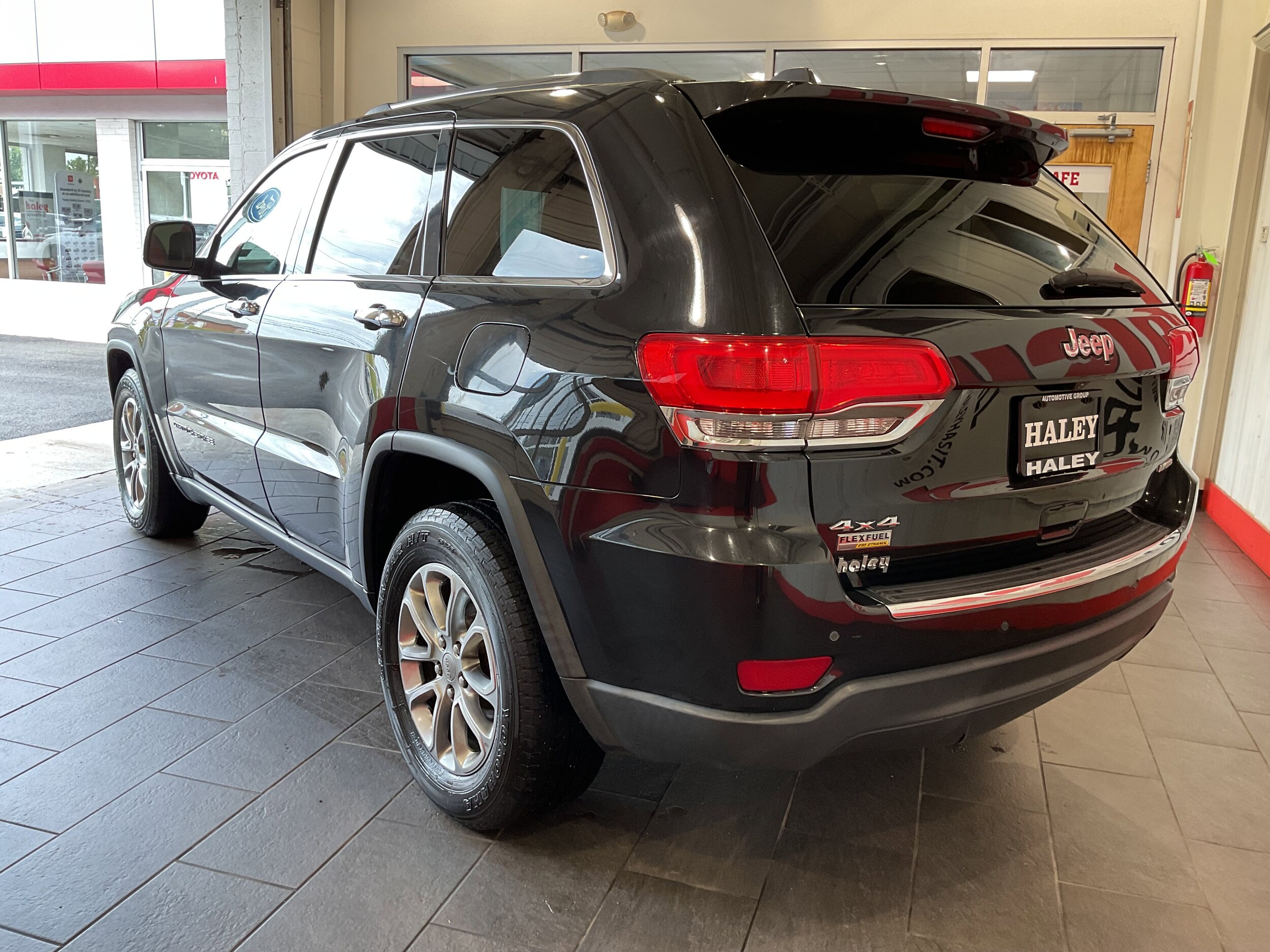 2015 Jeep Grand Cherokee Limited photo 4