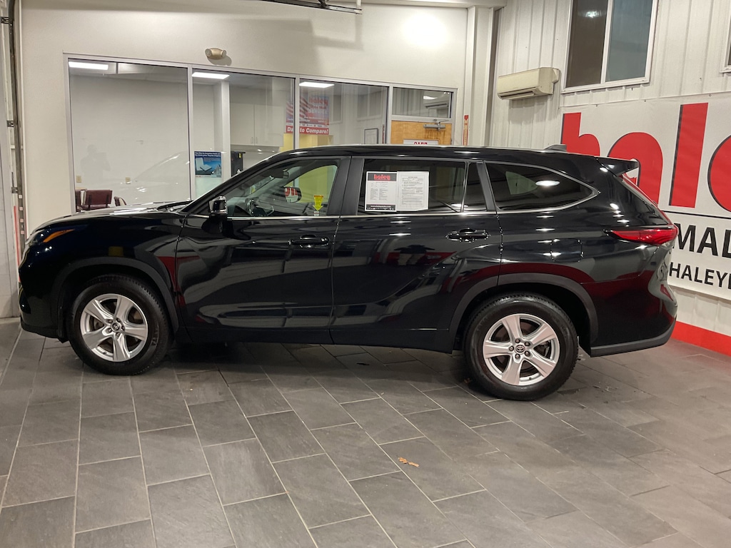 Used 2023 Toyota Highlander LE SUV