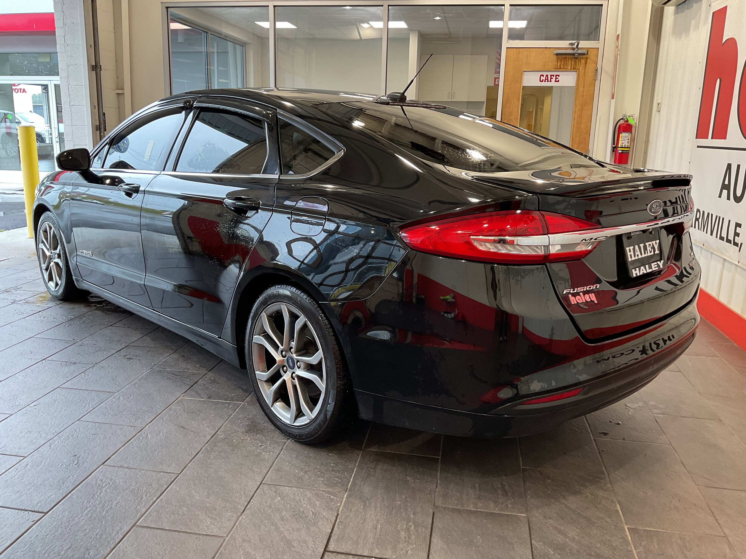 2017 Ford Fusion Hybrid SE photo 3
