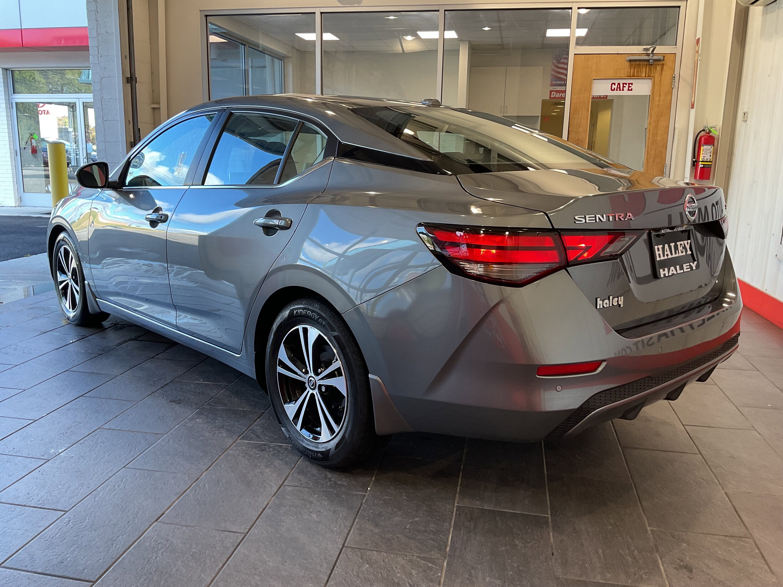 2022 Nissan Sentra SV photo 4