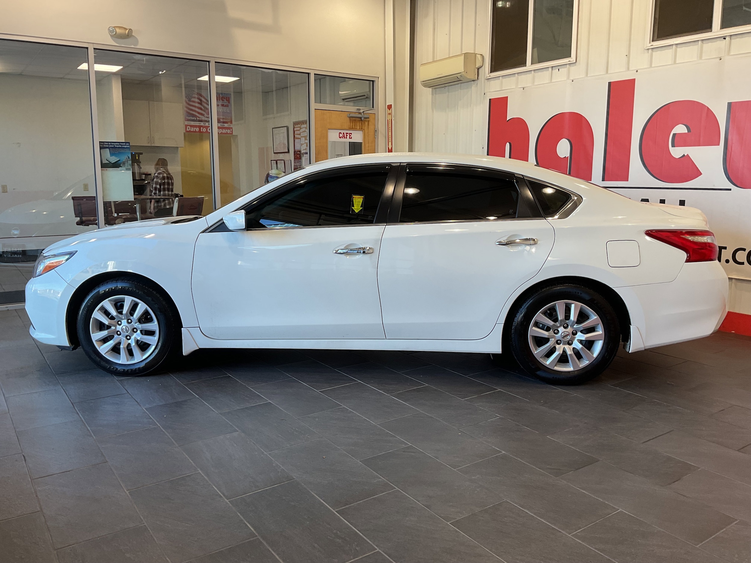 Used 2017 Nissan Altima S with VIN 1N4AL3AP7HC160420 for sale in Farmville, VA