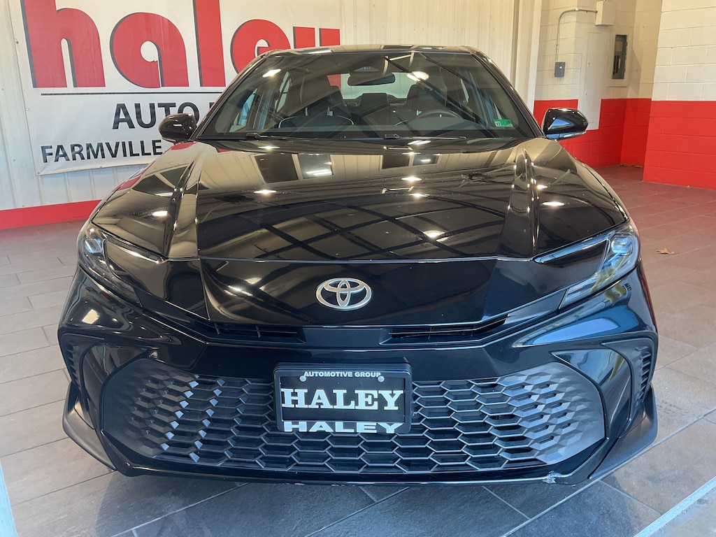 Used 2025 Toyota Camry SE Sedan