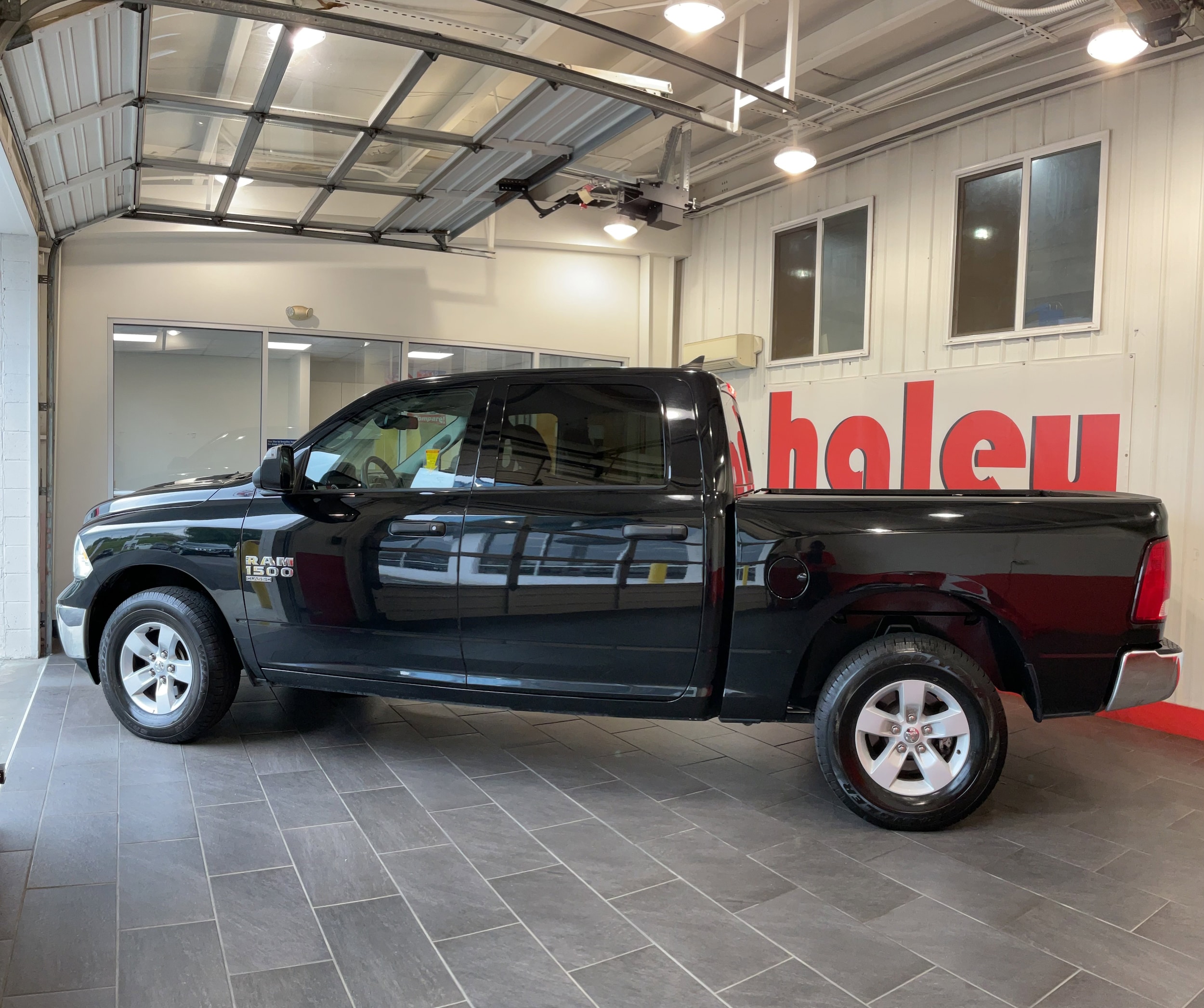 2023 Ram 1500 Classic SLT