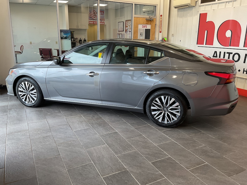 Used 2024 Nissan Altima 2.5 SV Sedan