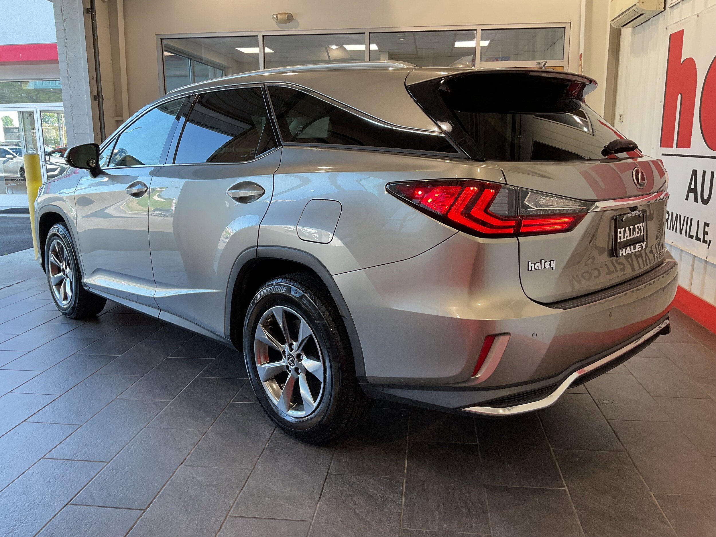 2019 Lexus RX 350L Premium AWD photo 4