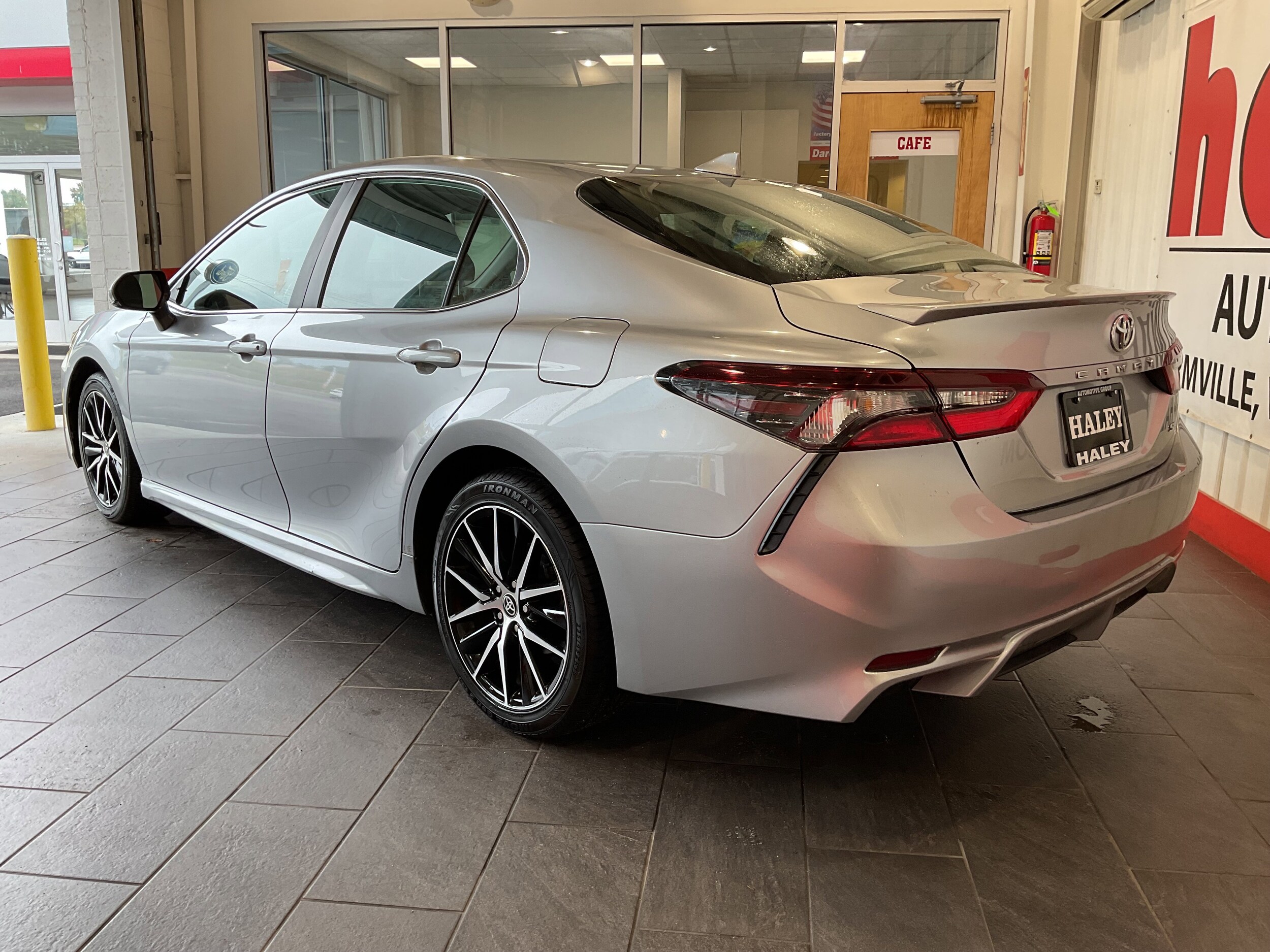 2024 Toyota Camry SE photo 4