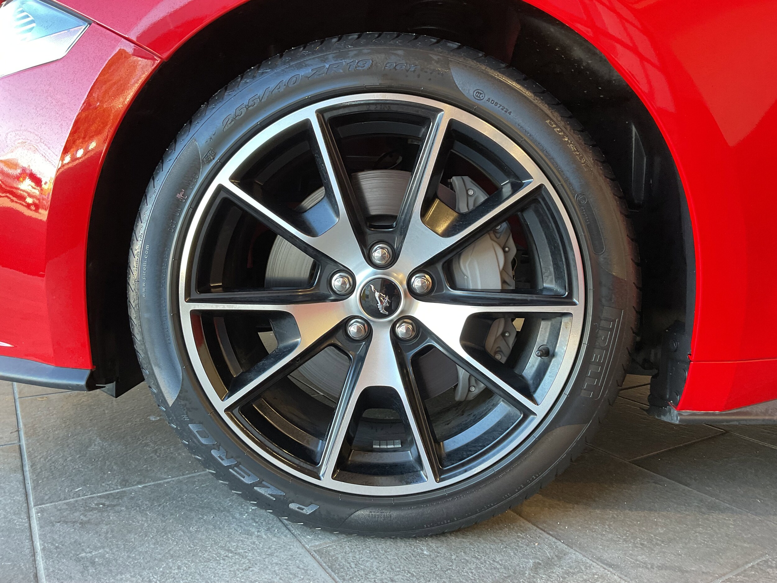 2020 Ford Mustang EcoBoost photo 3