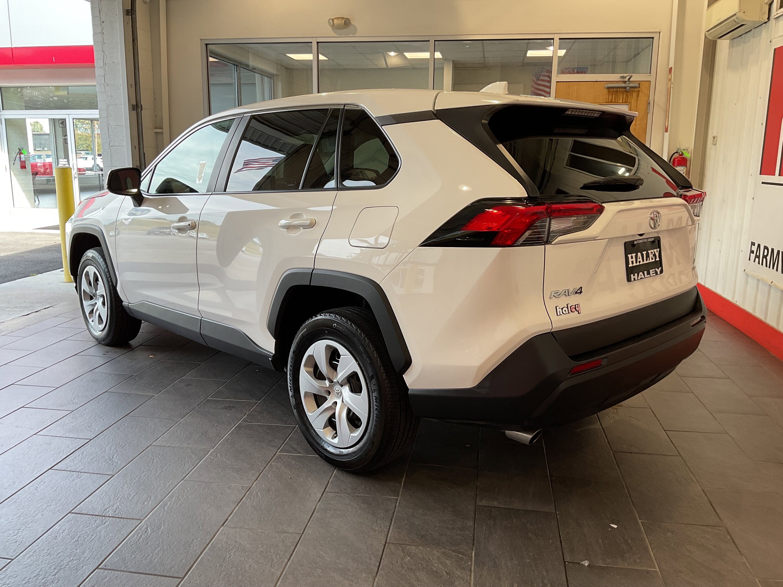 2024 Toyota RAV4 LE photo 3