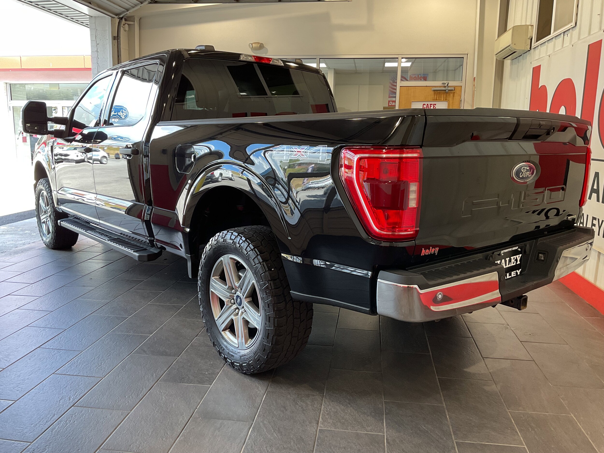 2022 Ford F-150 XLT photo 4