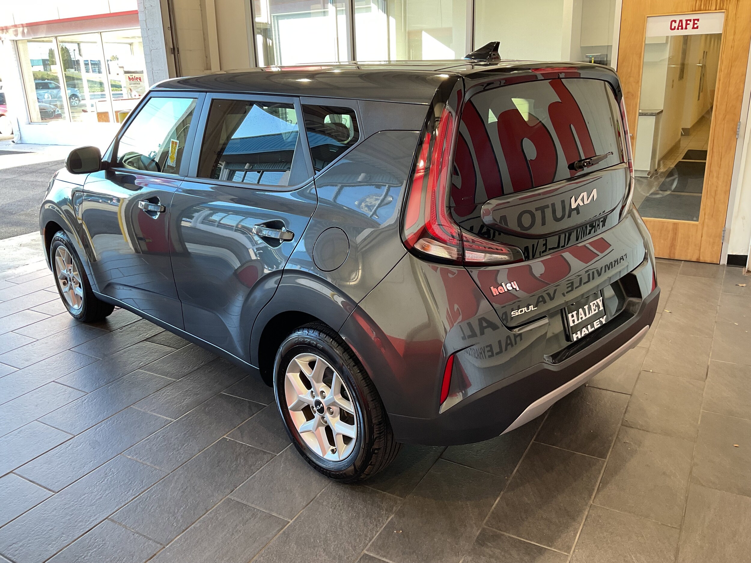 2023 Kia Soul LX photo 4