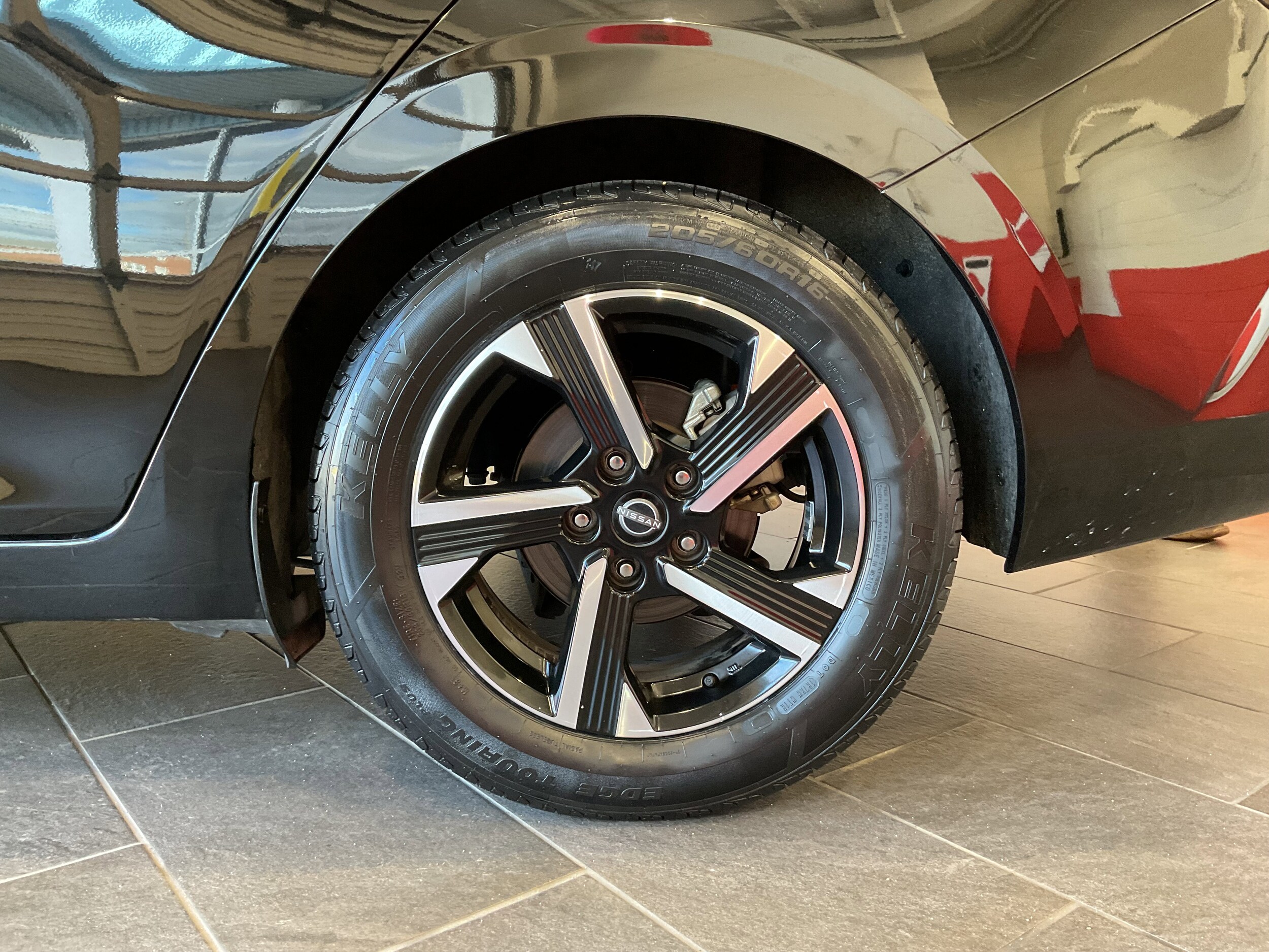 2024 Nissan Sentra SV photo 3
