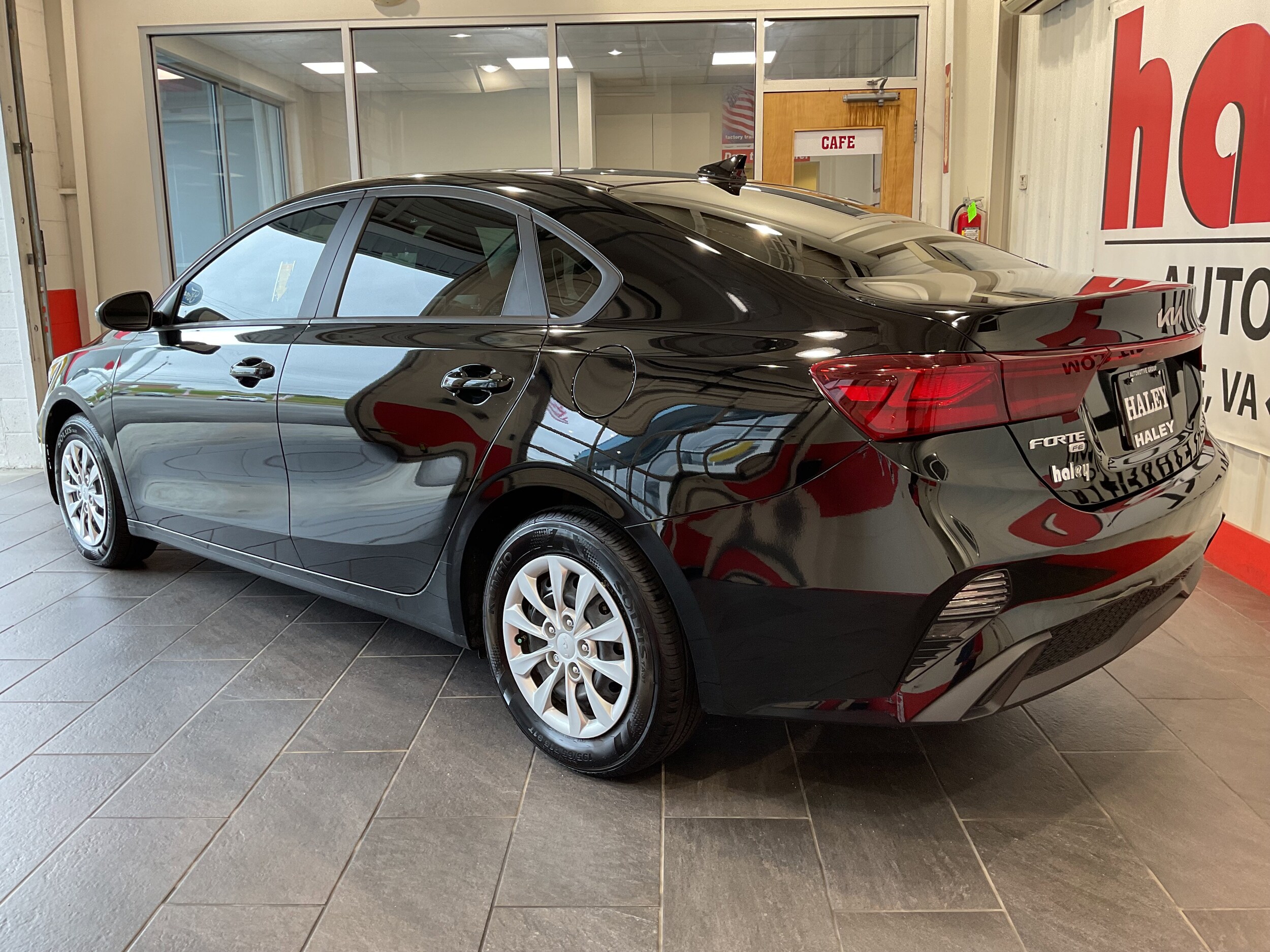 2024 Kia Forte LX photo 3