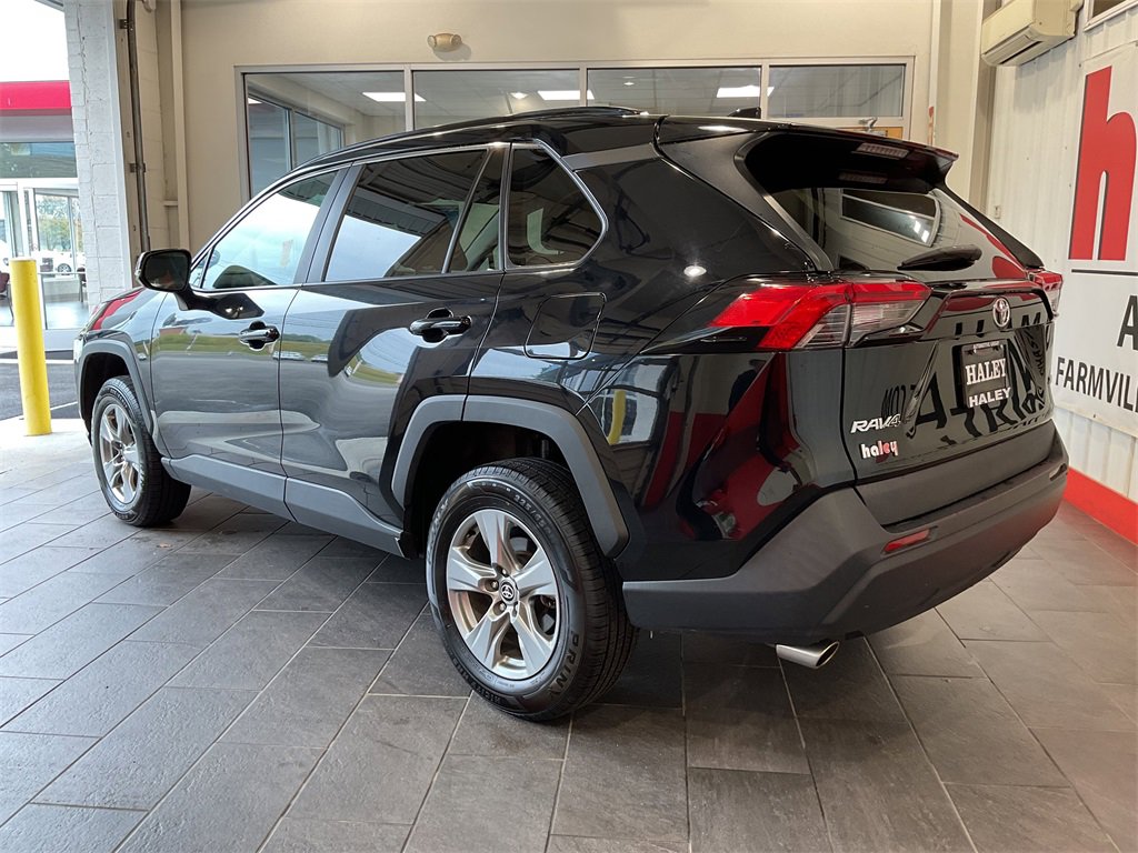 2023 Toyota RAV4 XLE photo 4