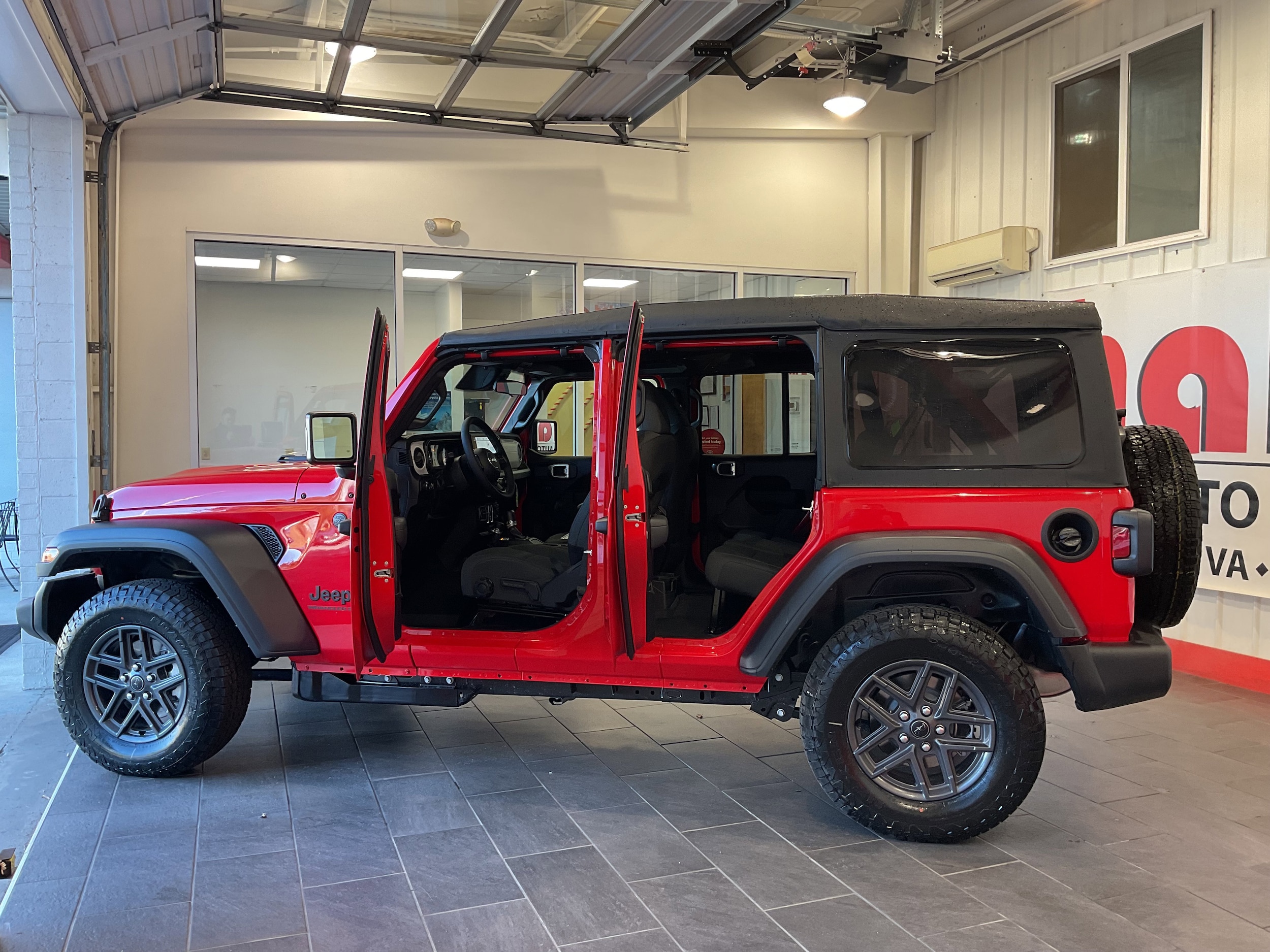 2026 Jeep Wrangler 4-Door Sport S - Photo 9