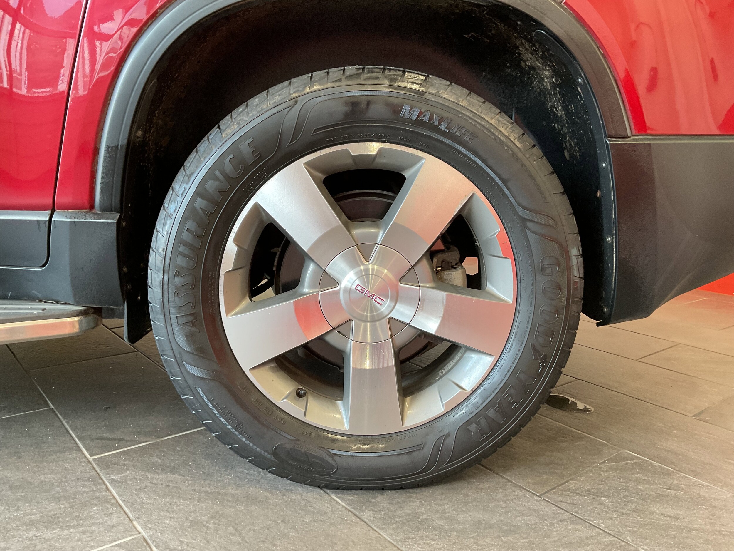 2012 Gmc Acadia SLT photo 2