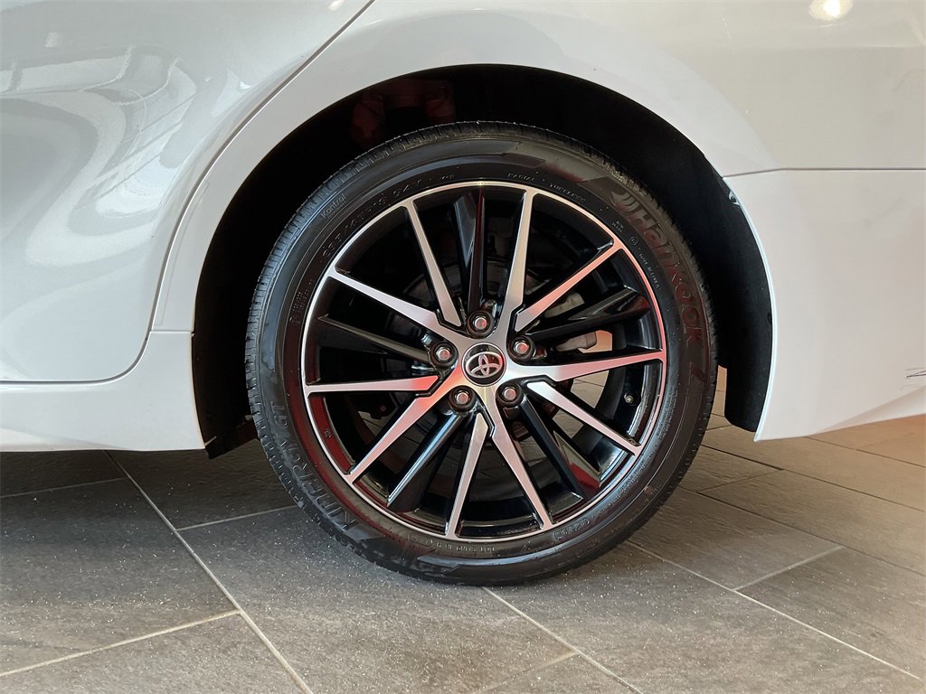 2024 Toyota Camry SE photo 3