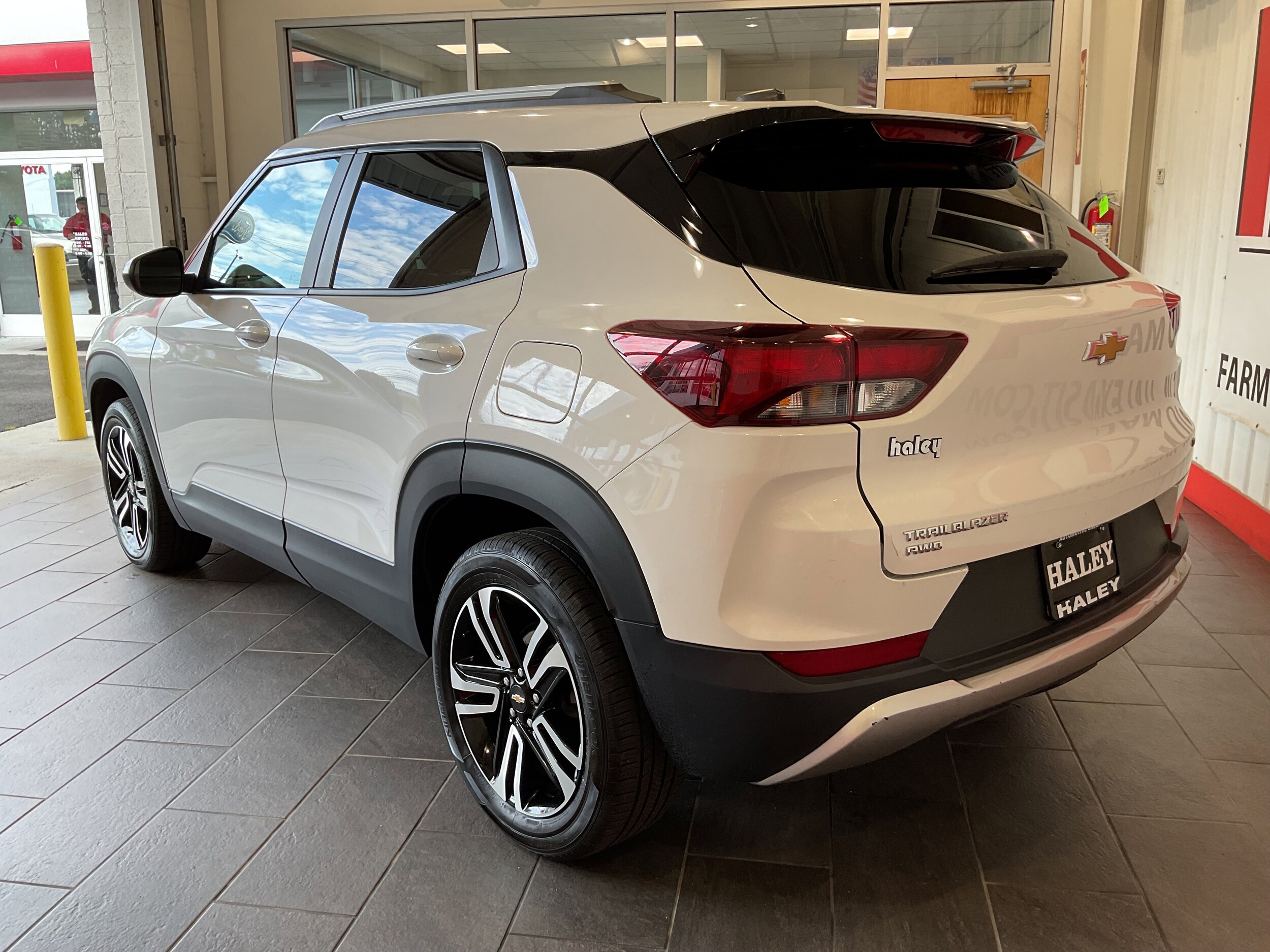 2023 Chevrolet Trailblazer LT photo 4
