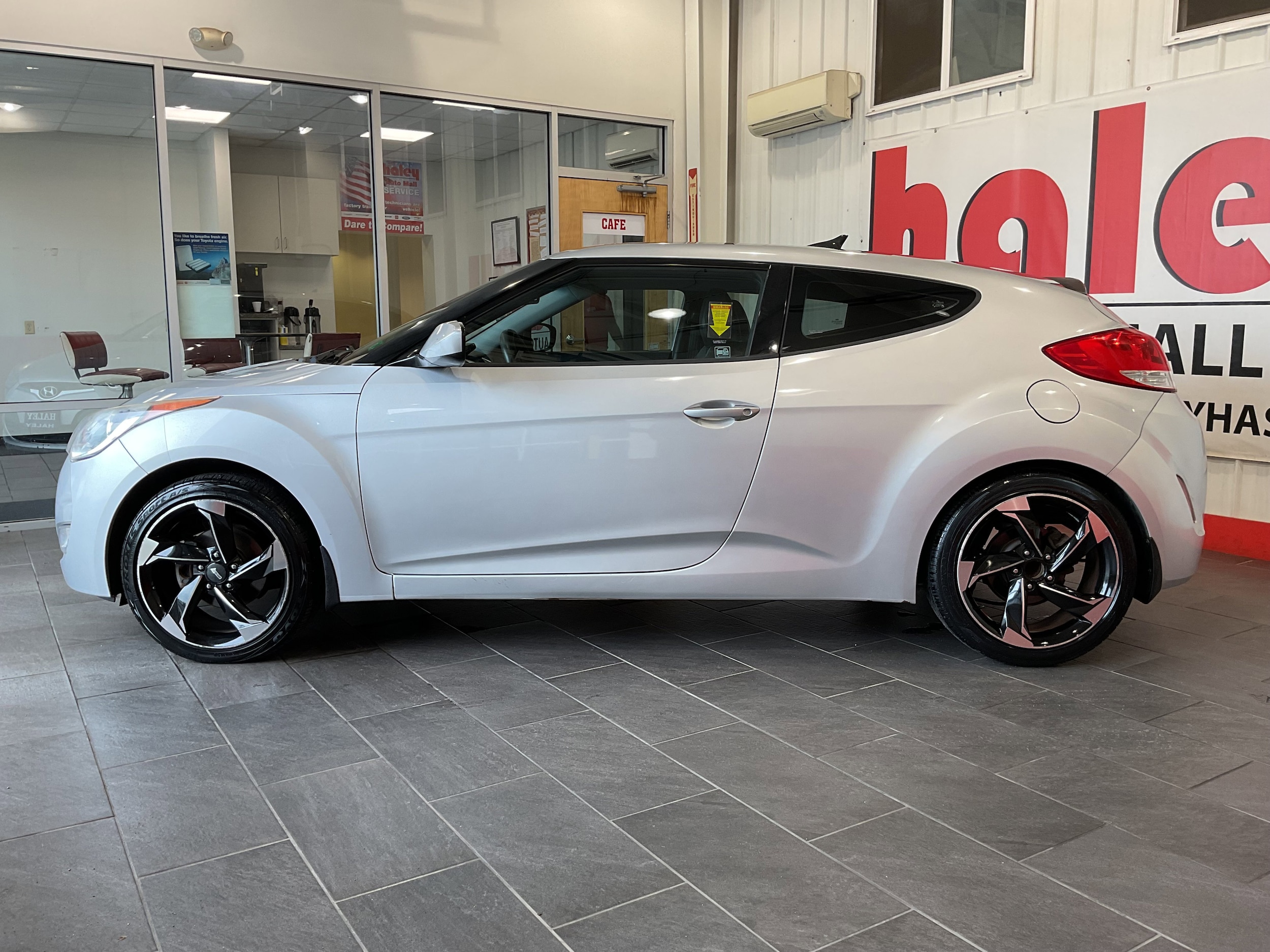 Used 2013 Hyundai Veloster Base with VIN KMHTC6AD0DU128175 for sale in Farmville, VA