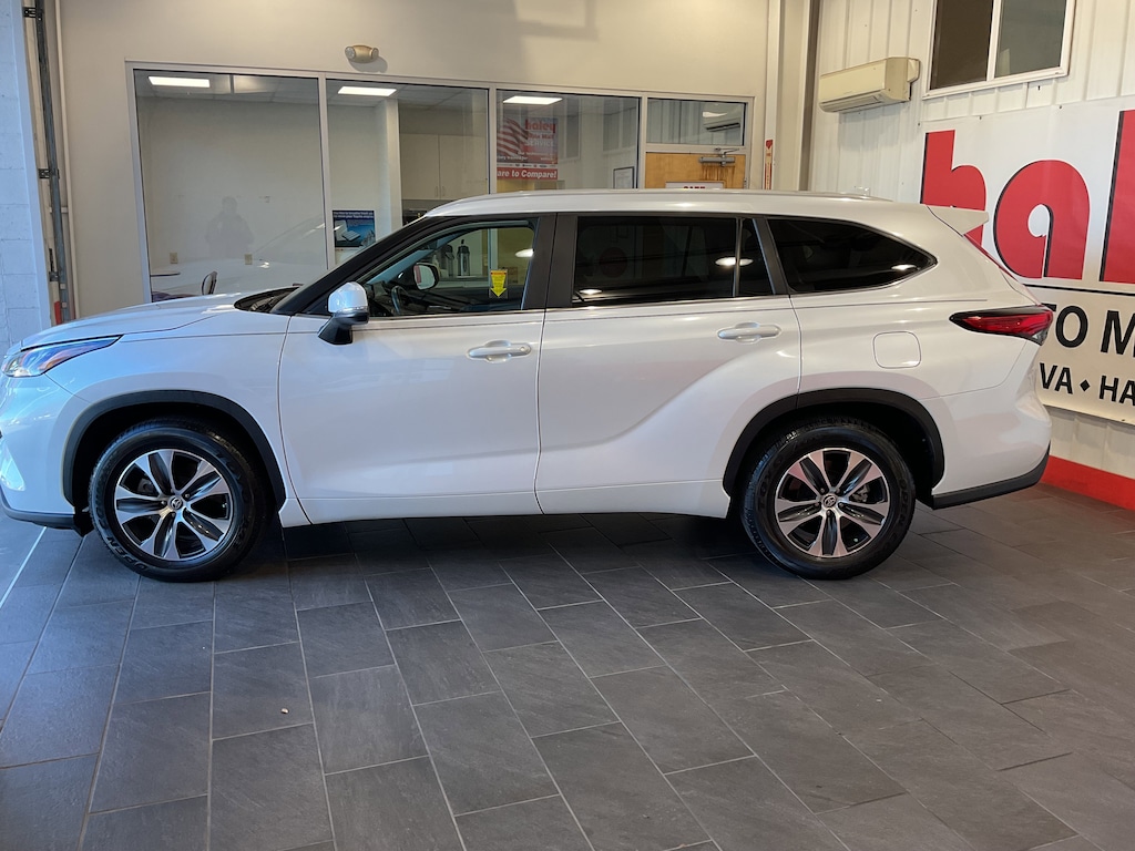 Used 2023 Toyota Highlander XLE SUV