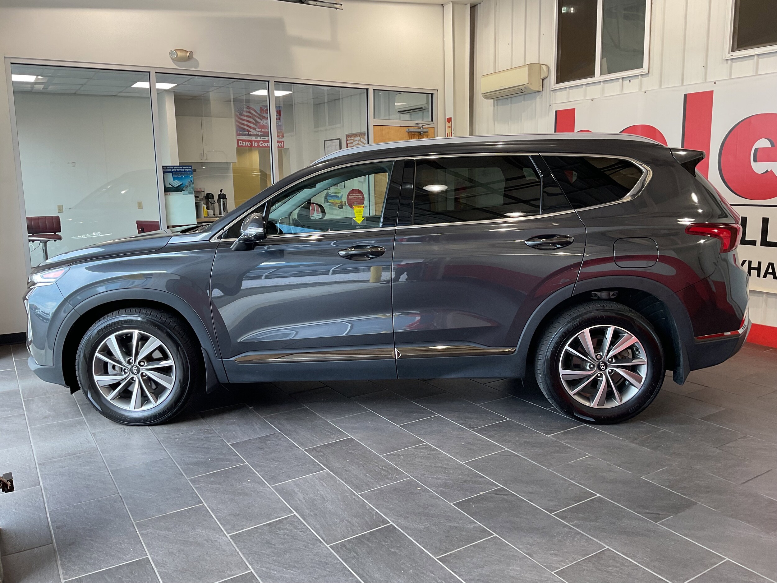 2020 Hyundai Santa Fe Limited photo 2