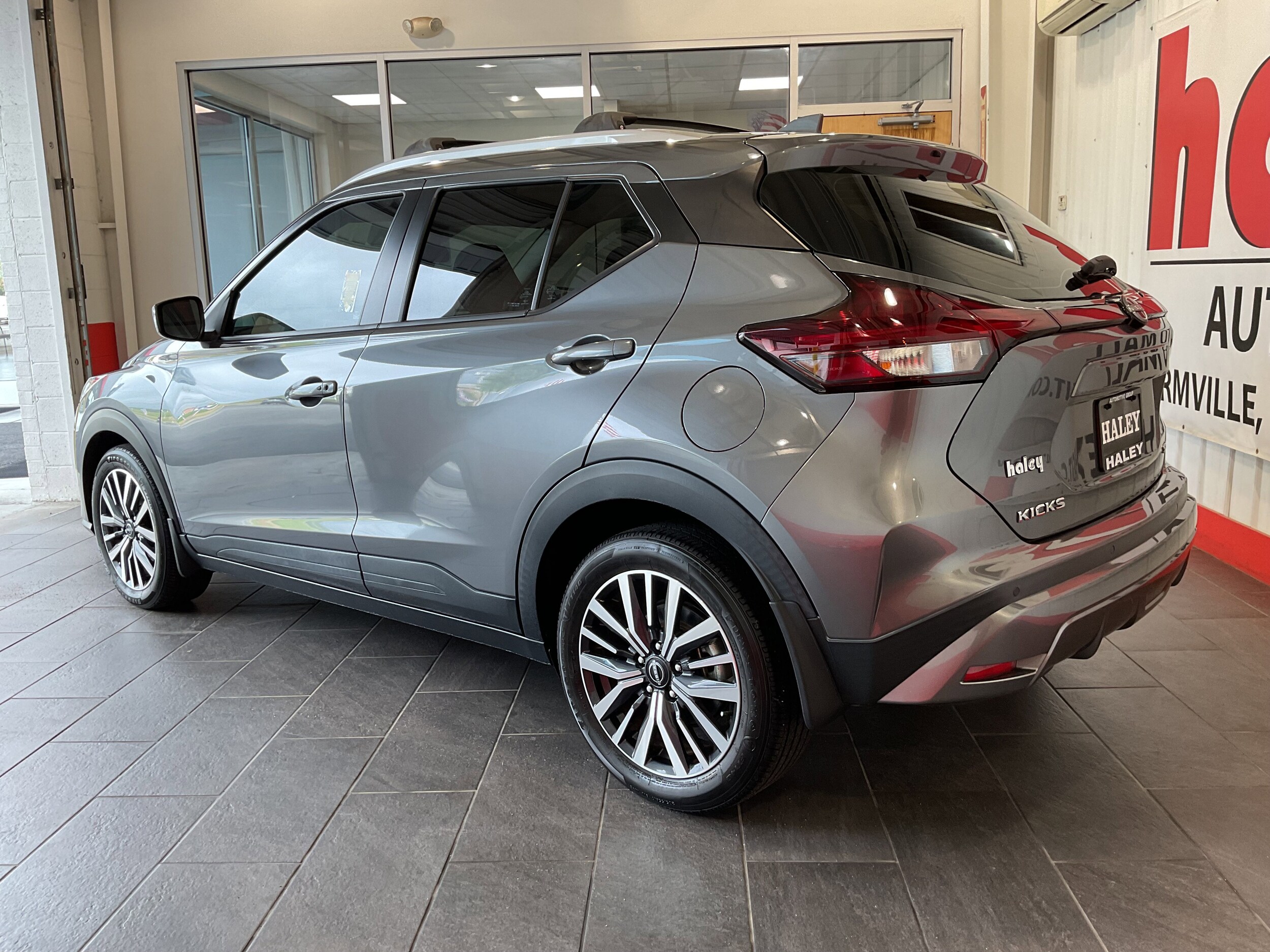 2023 Nissan Kicks SV photo 4