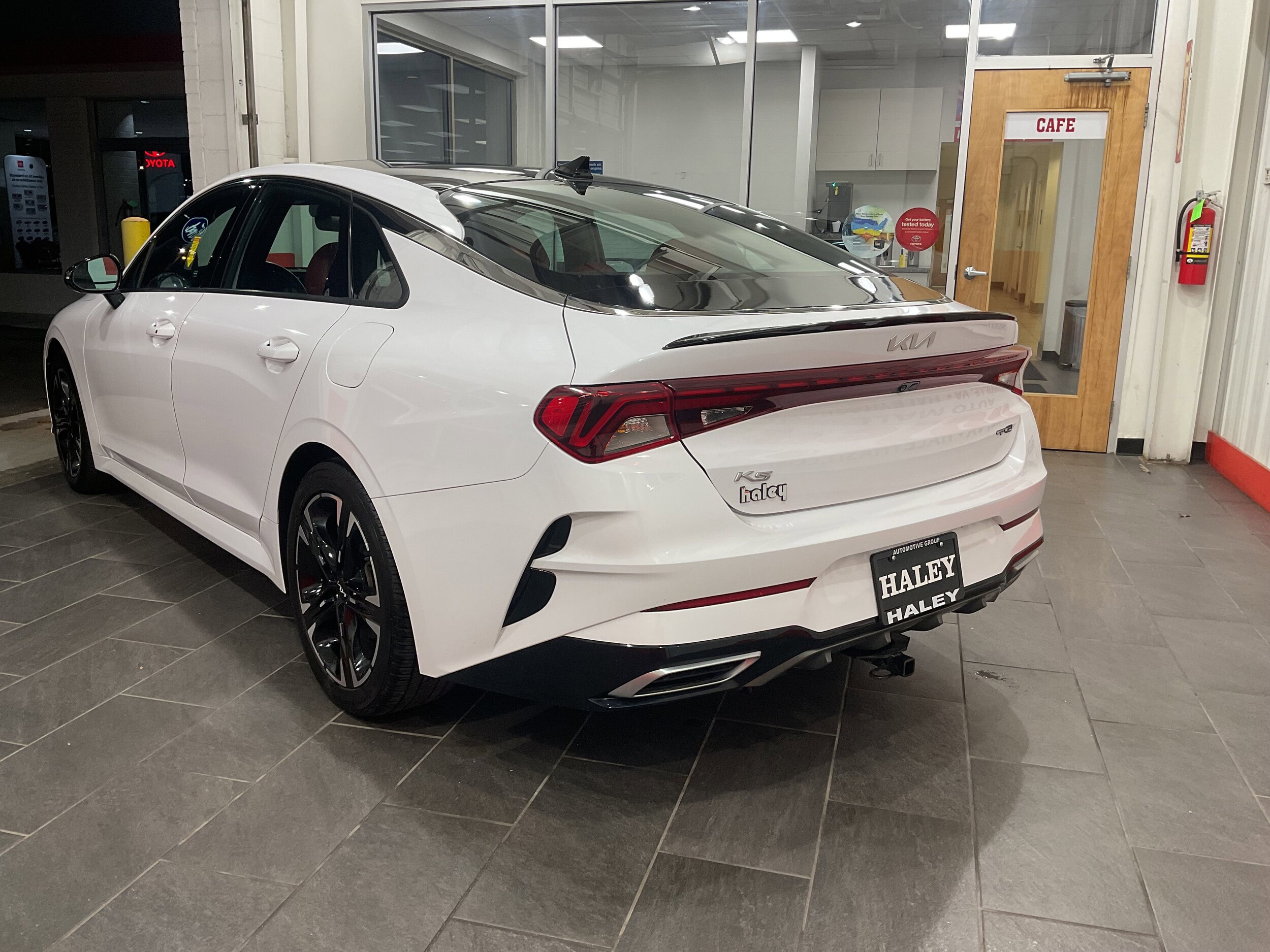 2022 Kia K5 GT-Line photo 4