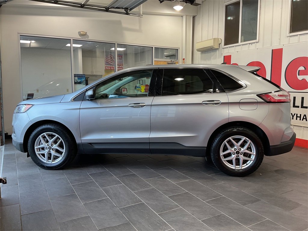 2024 Ford Edge SEL photo 2