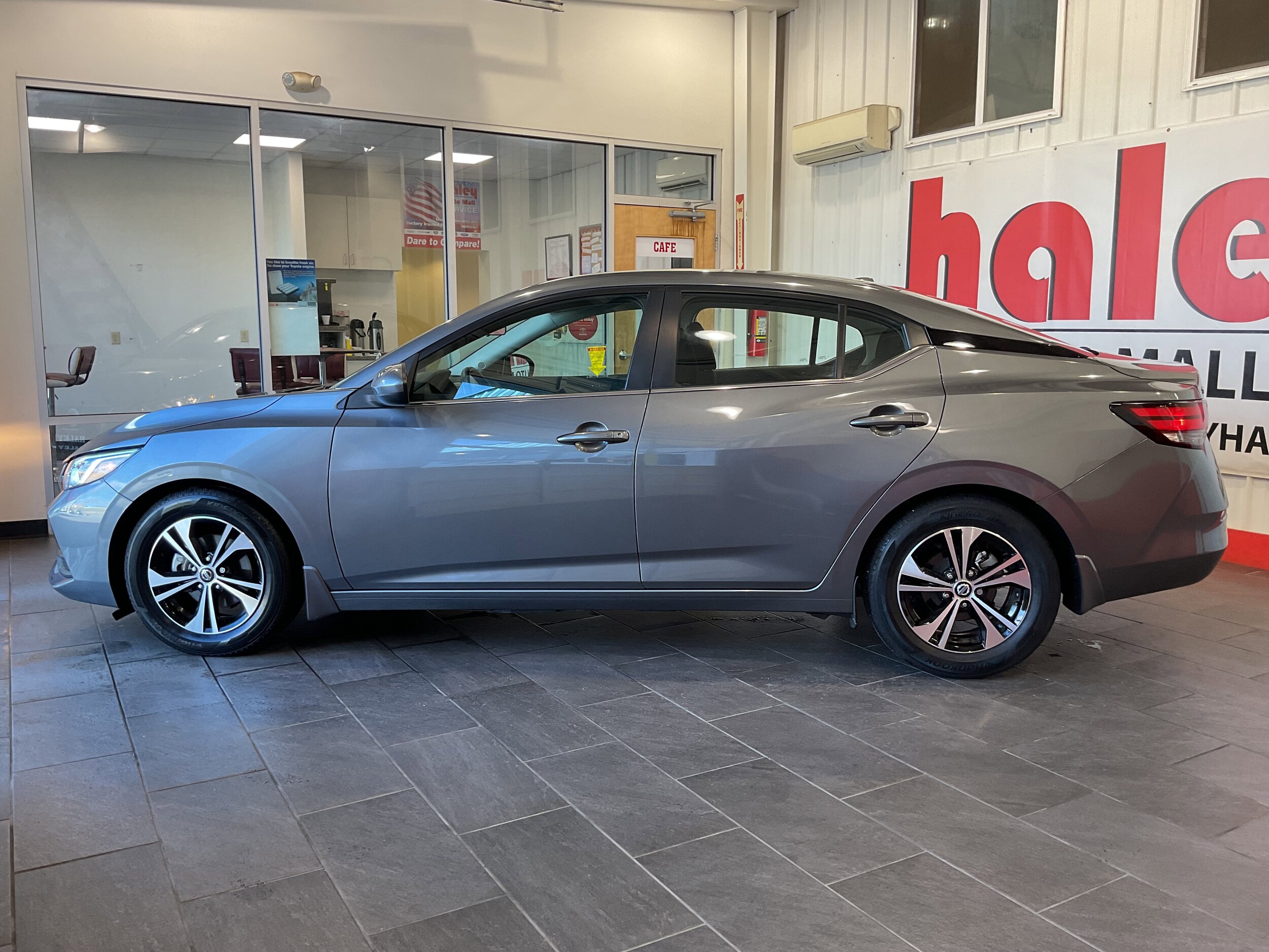 2022 Nissan Sentra SV photo 2