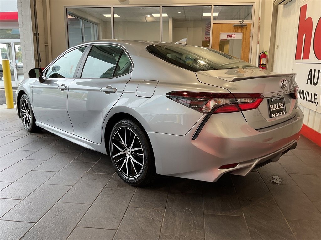 Used 2024 Toyota Camry SE Sedan