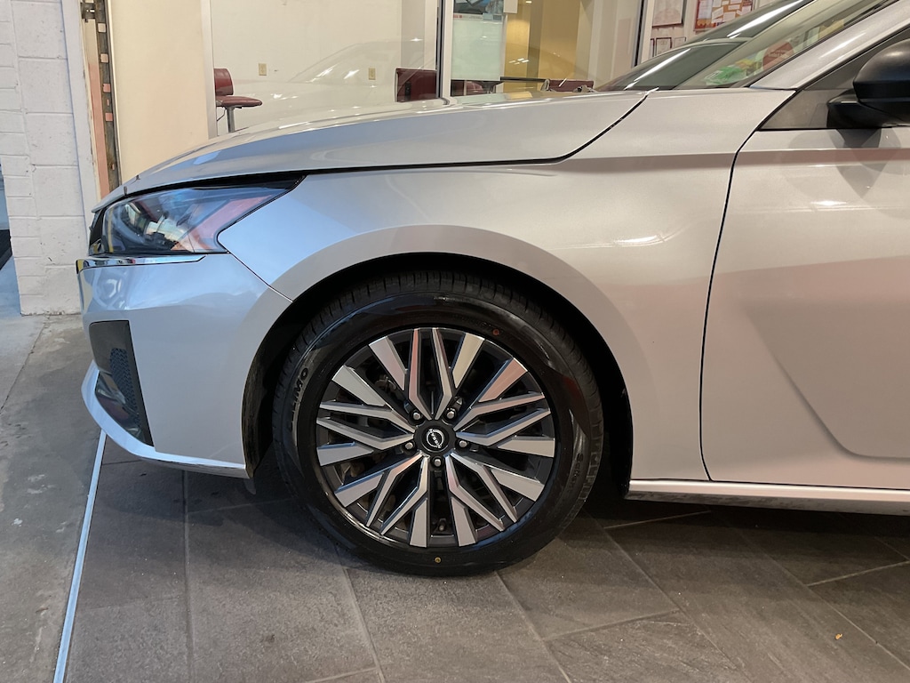 Used 2024 Nissan Altima 2.5 SV Sedan