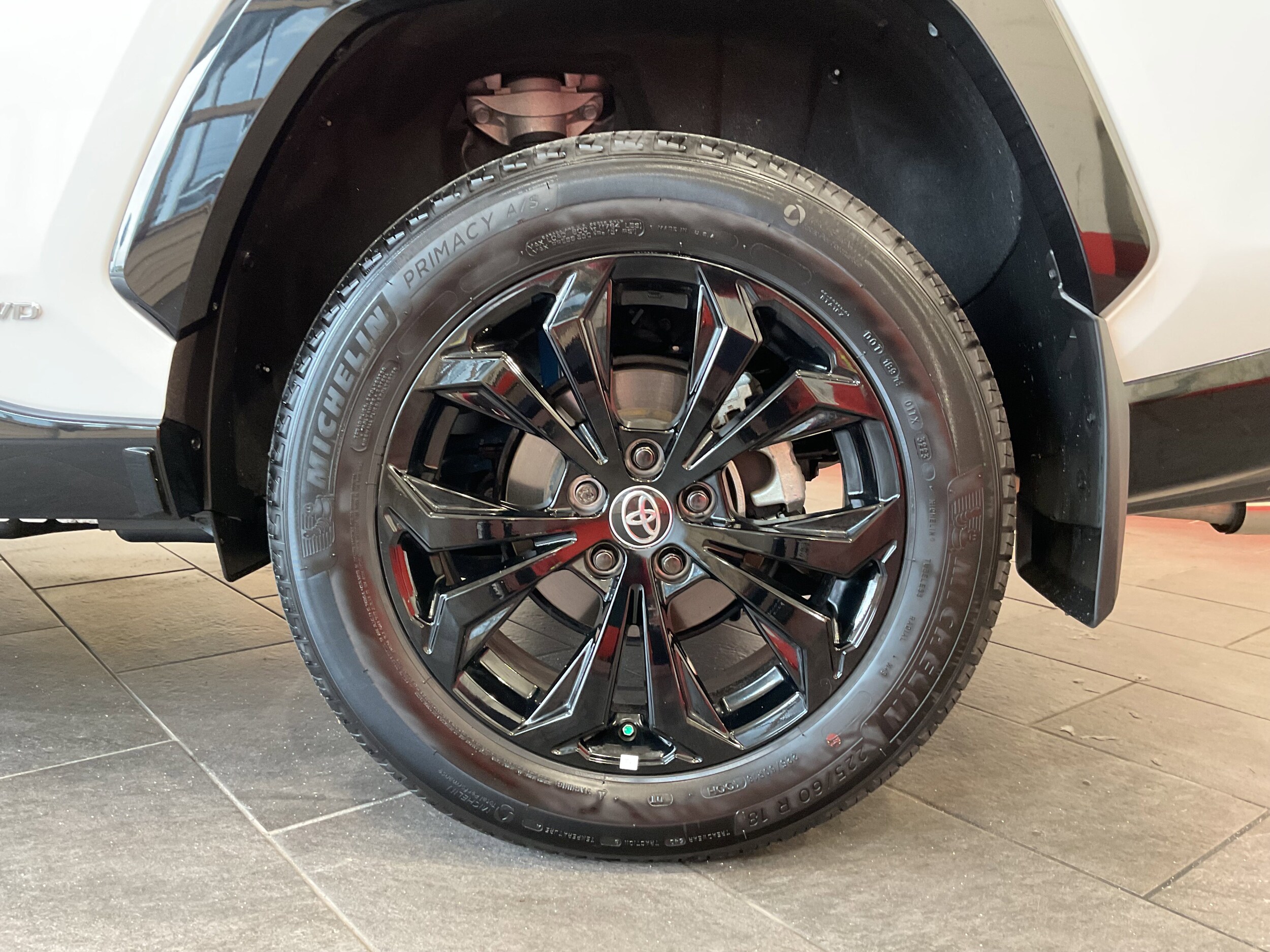 2023 Toyota RAV4 Hybrid SE photo 2