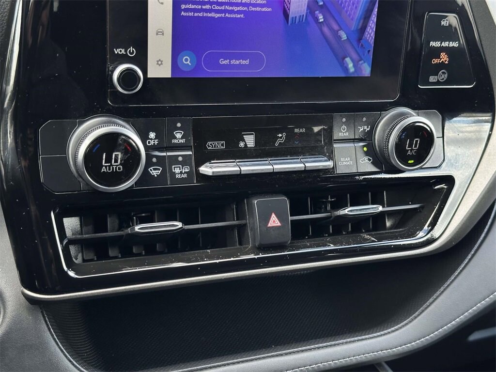 Used 2023 Toyota Highlander LE SUV