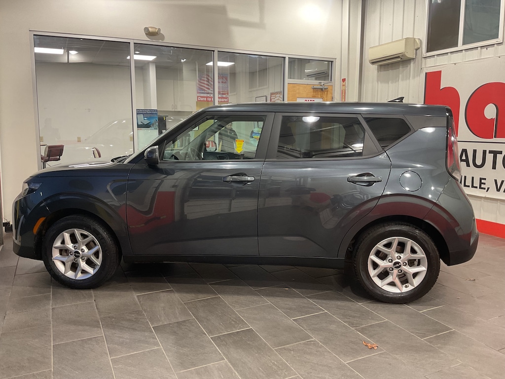 Used 2024 Kia Soul LX Hatchback