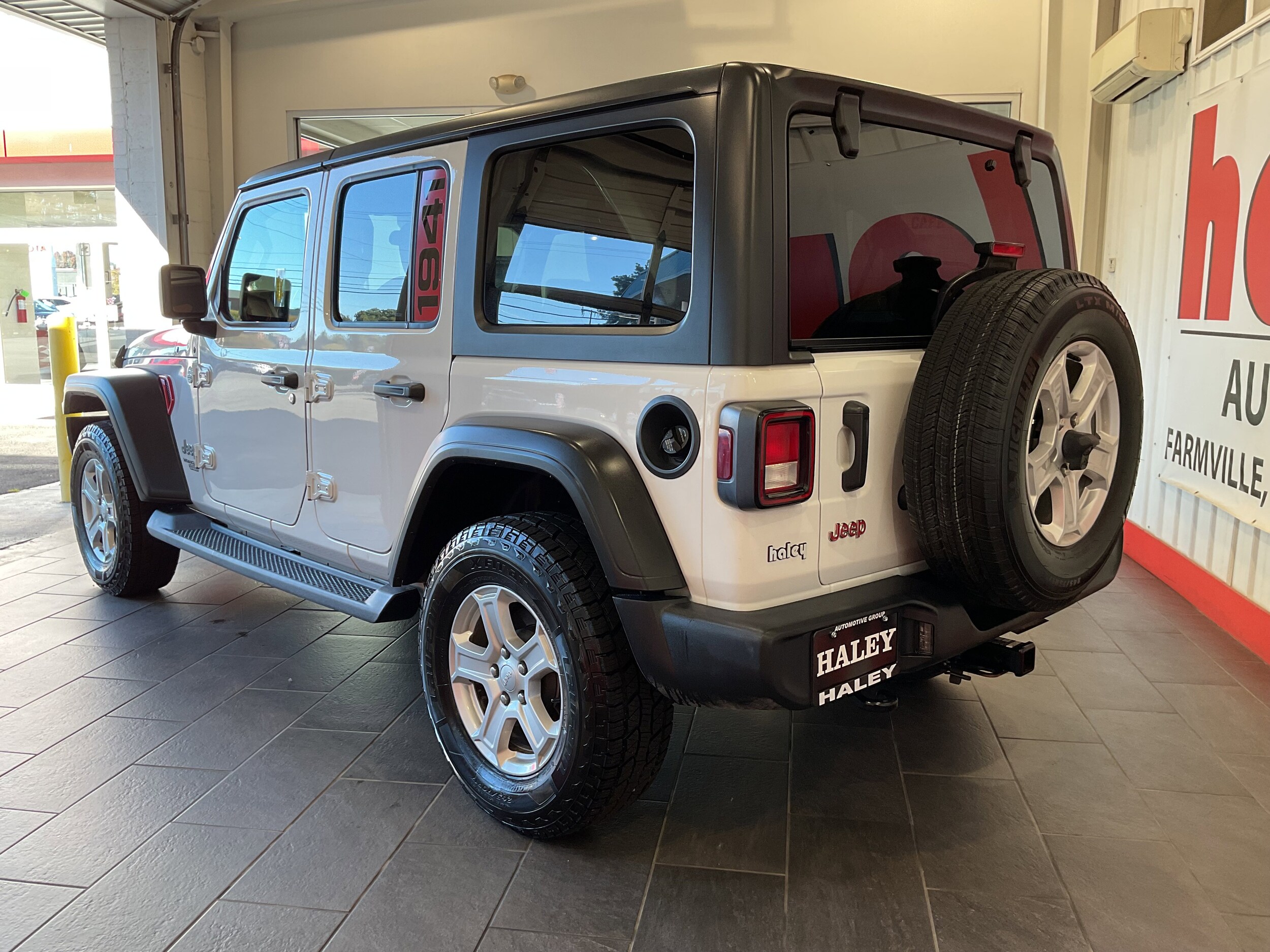 2021 Jeep Wrangler Unlimited Sport S photo 3