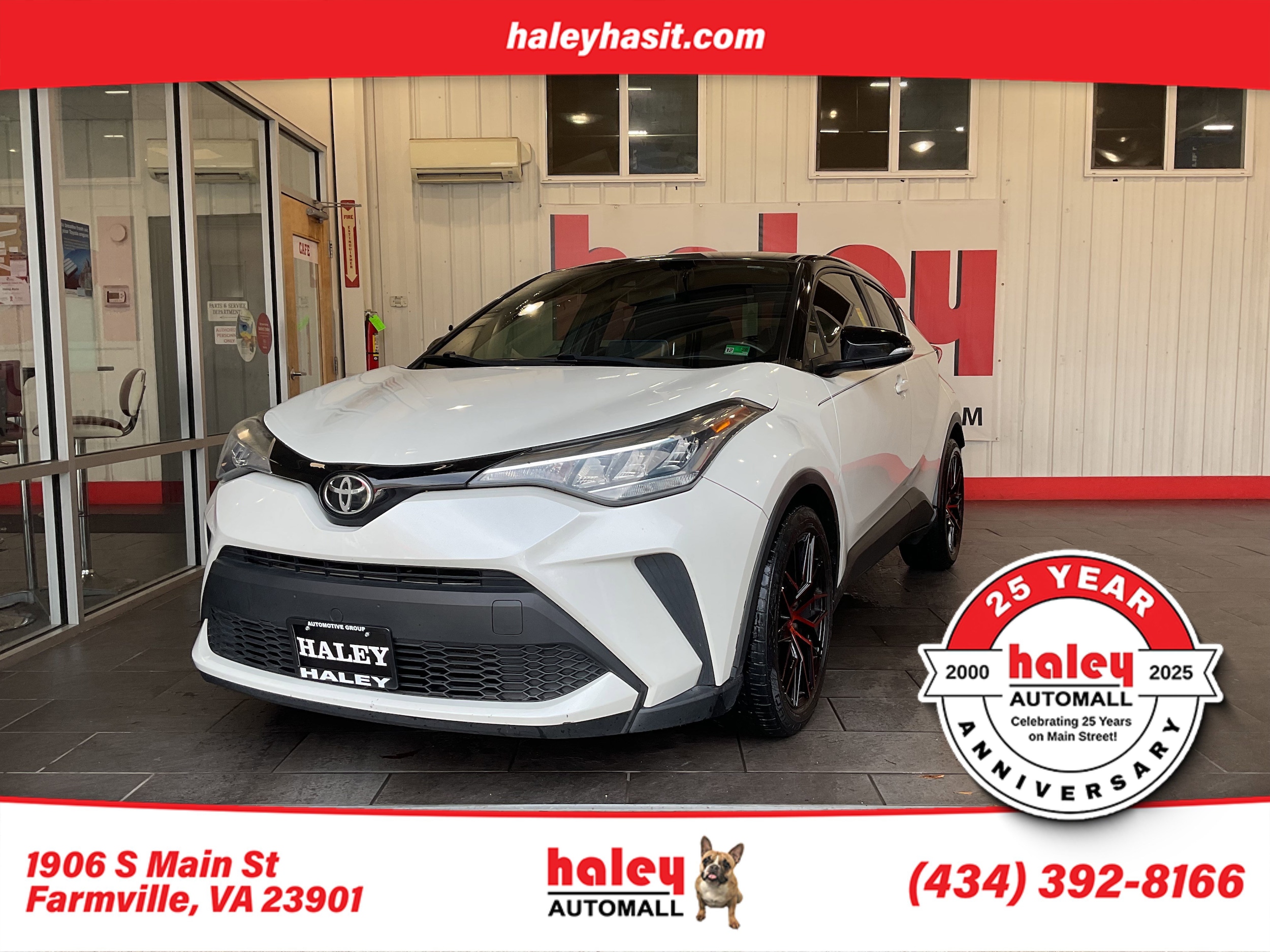 2020 Toyota C-HR XLE's photo