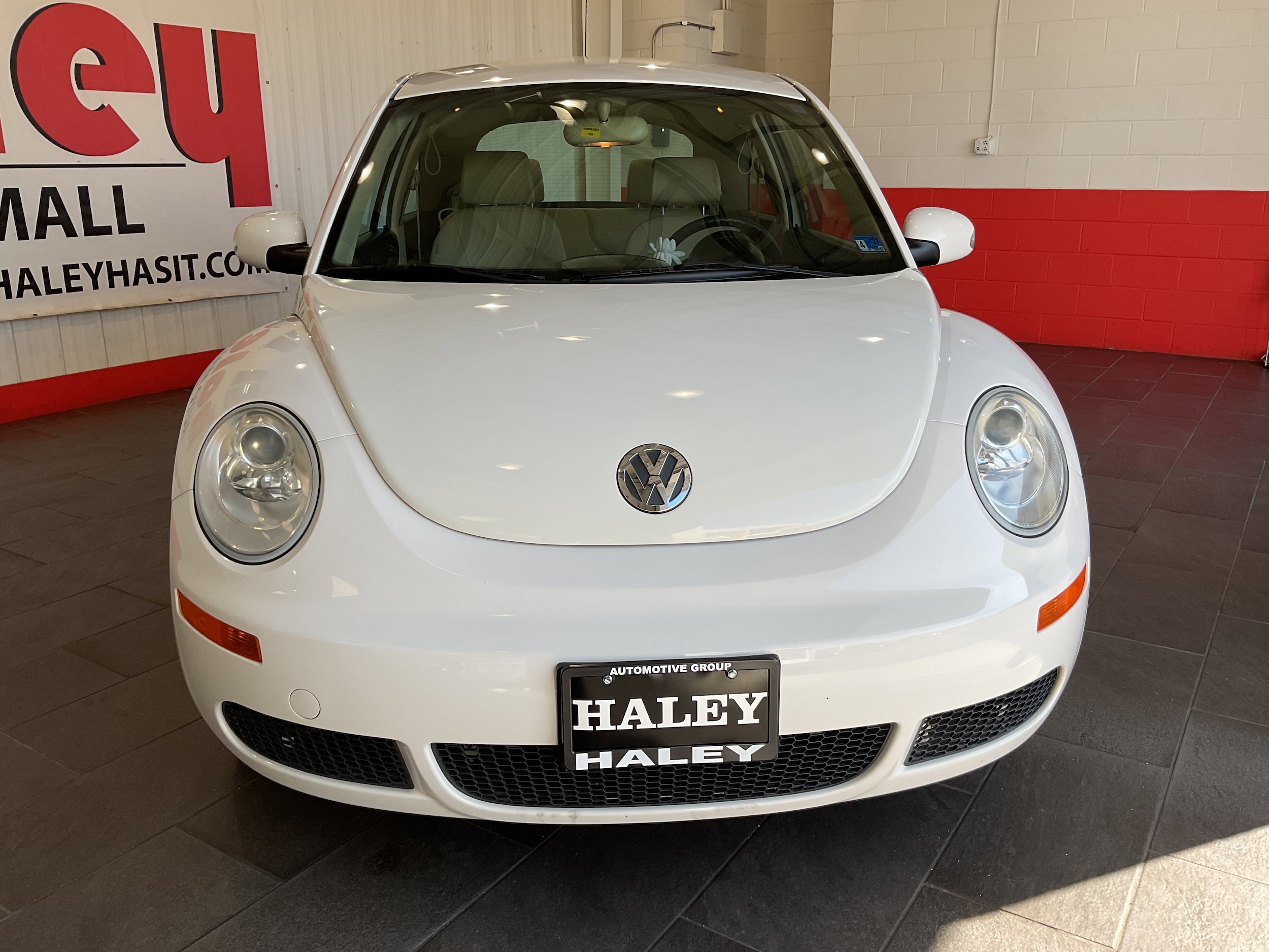 Used 2010 Volkswagen New Beetle Base with VIN 3VWPW3AG2AM029098 for sale in Farmville, VA