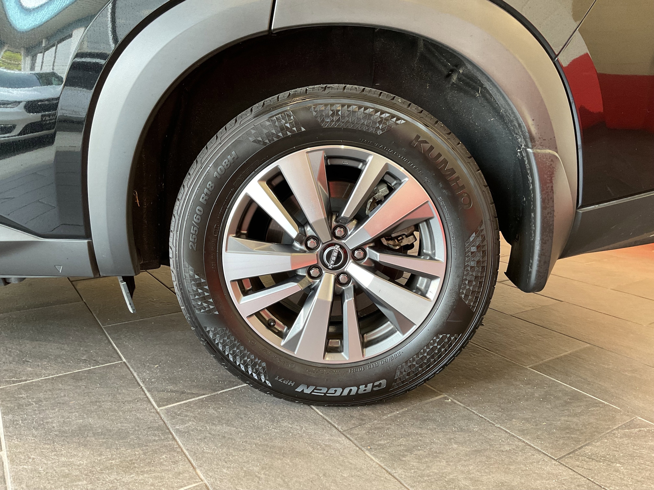 2023 Nissan Pathfinder SL photo 3